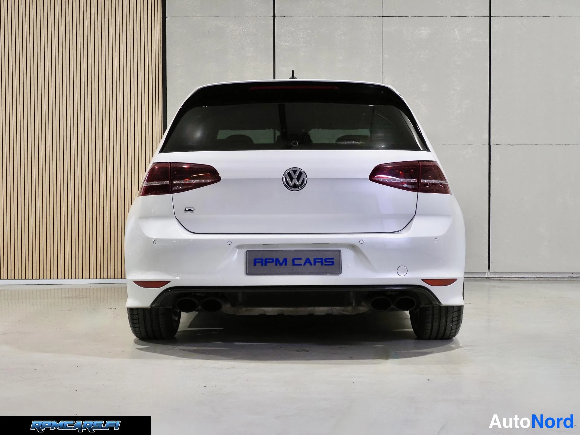 Valkoinen Volkswagen Golf 2014, takaa, kuva 27