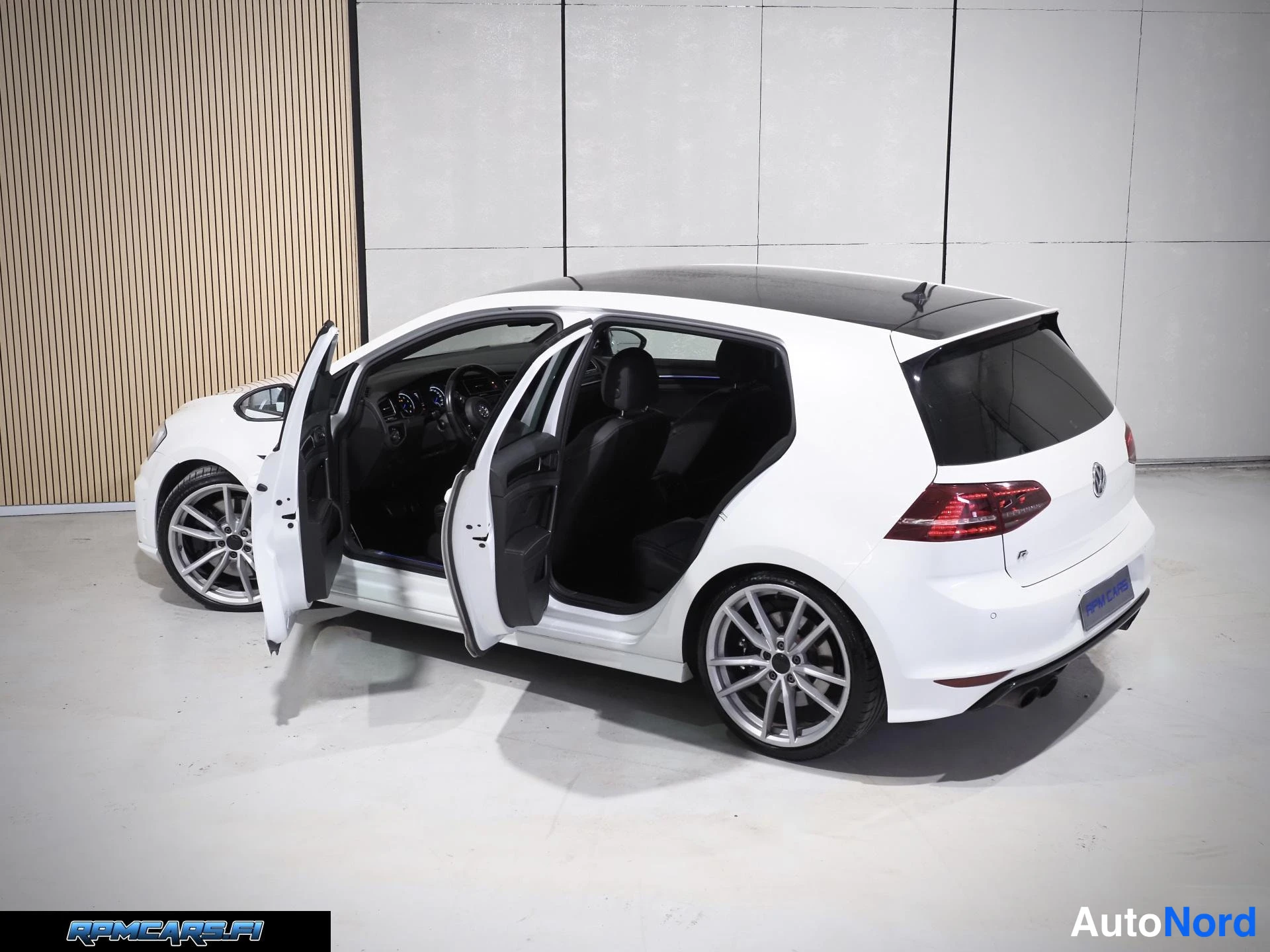 Valkoinen Volkswagen Golf 2014, takaviisto, kuva 23