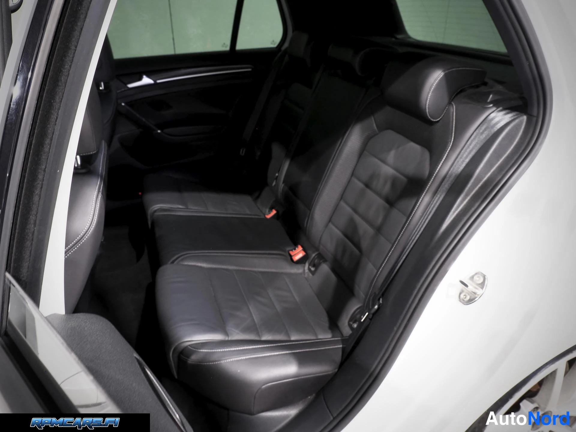 Valkoinen Volkswagen Golf 2014, kuva 52