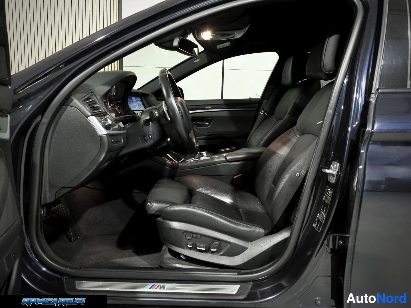 Musta BMW 535i 2012, kuva 74