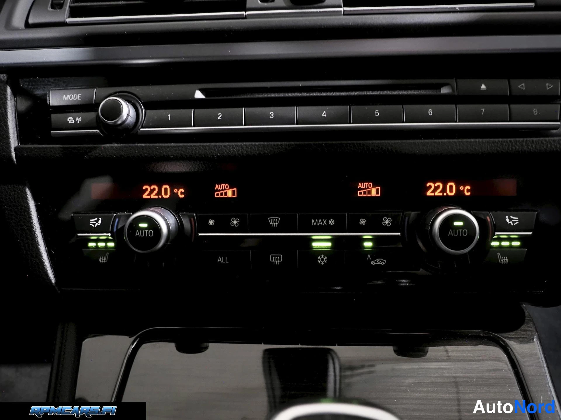 Musta BMW 535i 2012, yksityiskohta, kuva 42