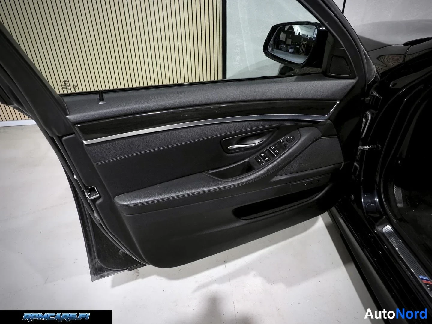 Musta BMW 535i 2012, kuva 70
