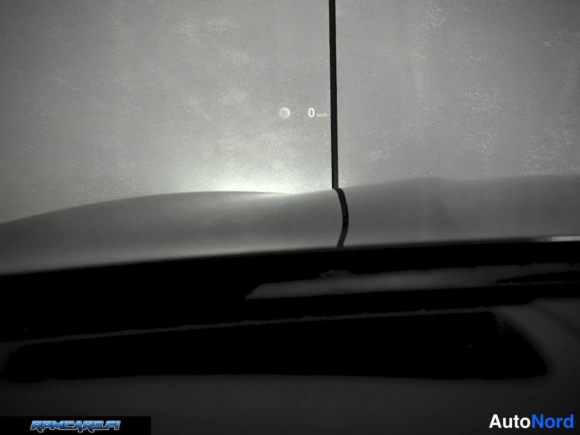 Musta BMW 535i 2012, sivulta, kuva 13