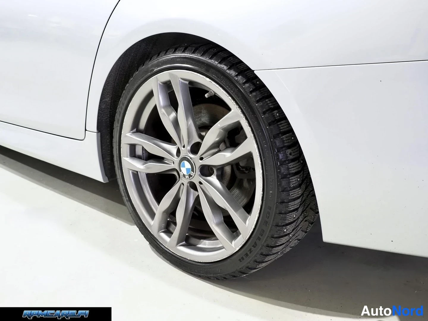Hopea BMW M550d 2015, sivulta, kuva 28