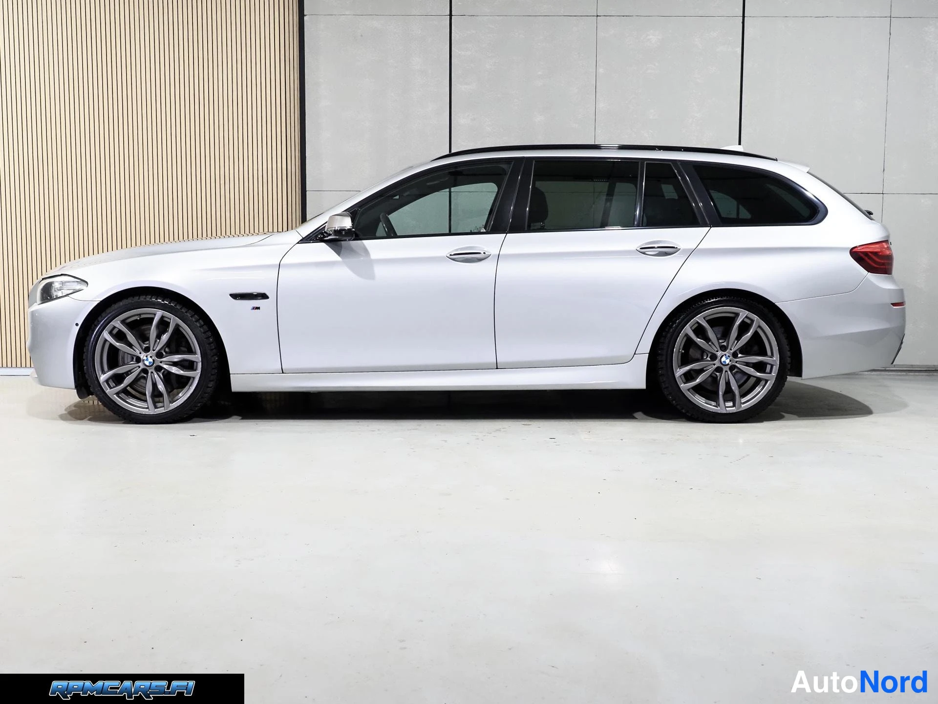 Hopea BMW M550d 2015, sivulta, kuva 15