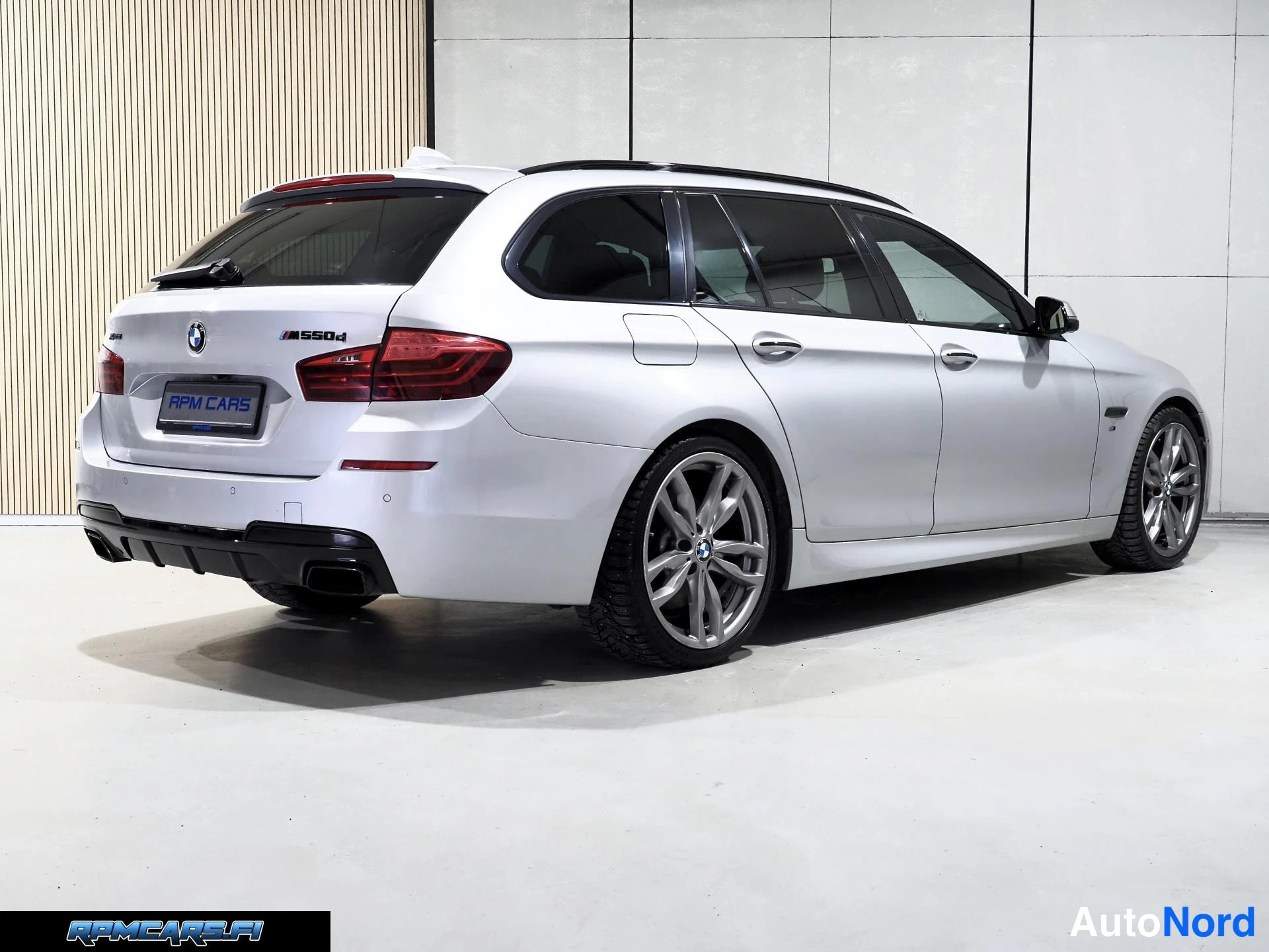 Hopea BMW M550d 2015, takaviisto, kuva 31