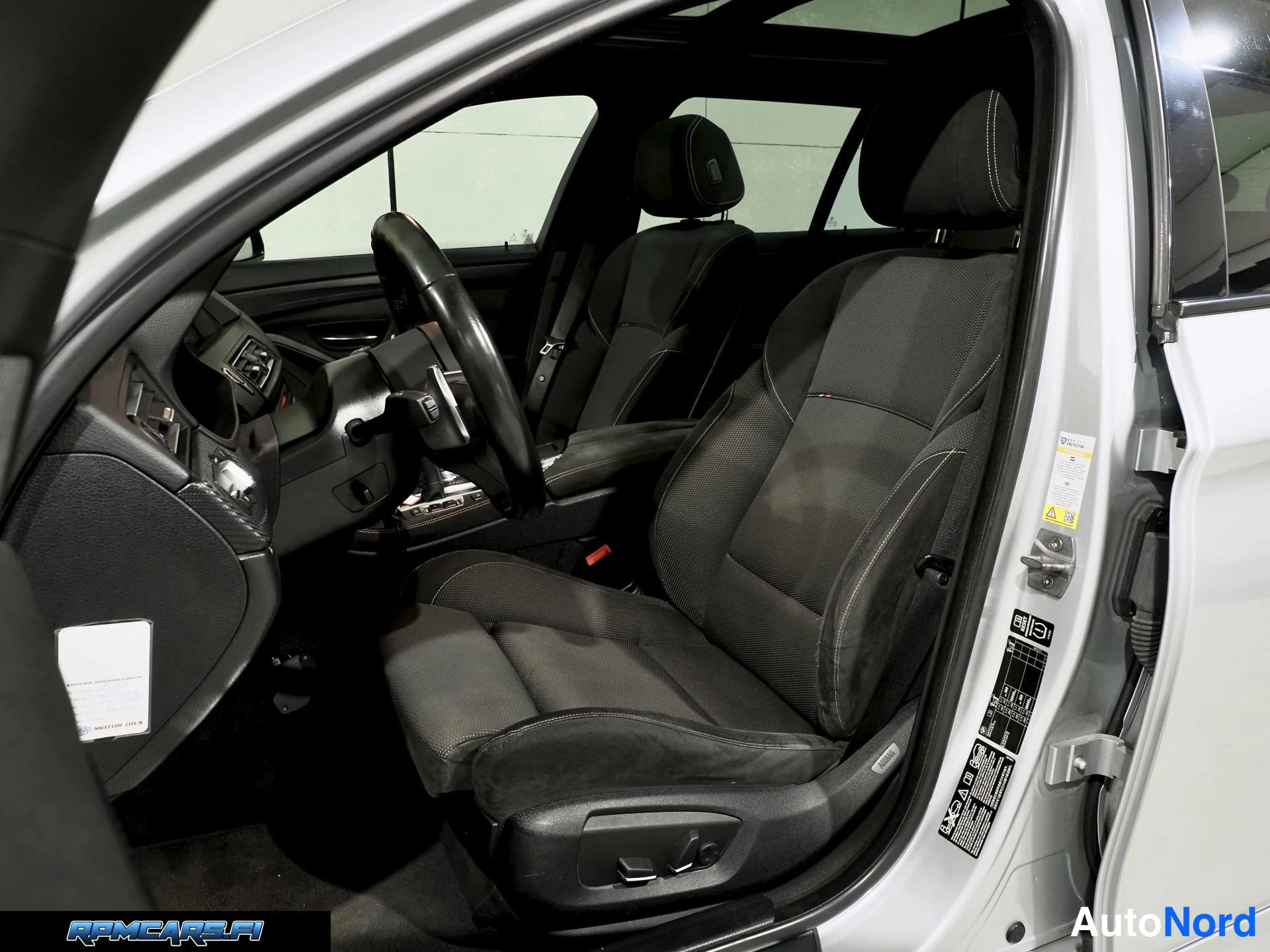 Hopea BMW M550d 2015, sivulta, kuva 18