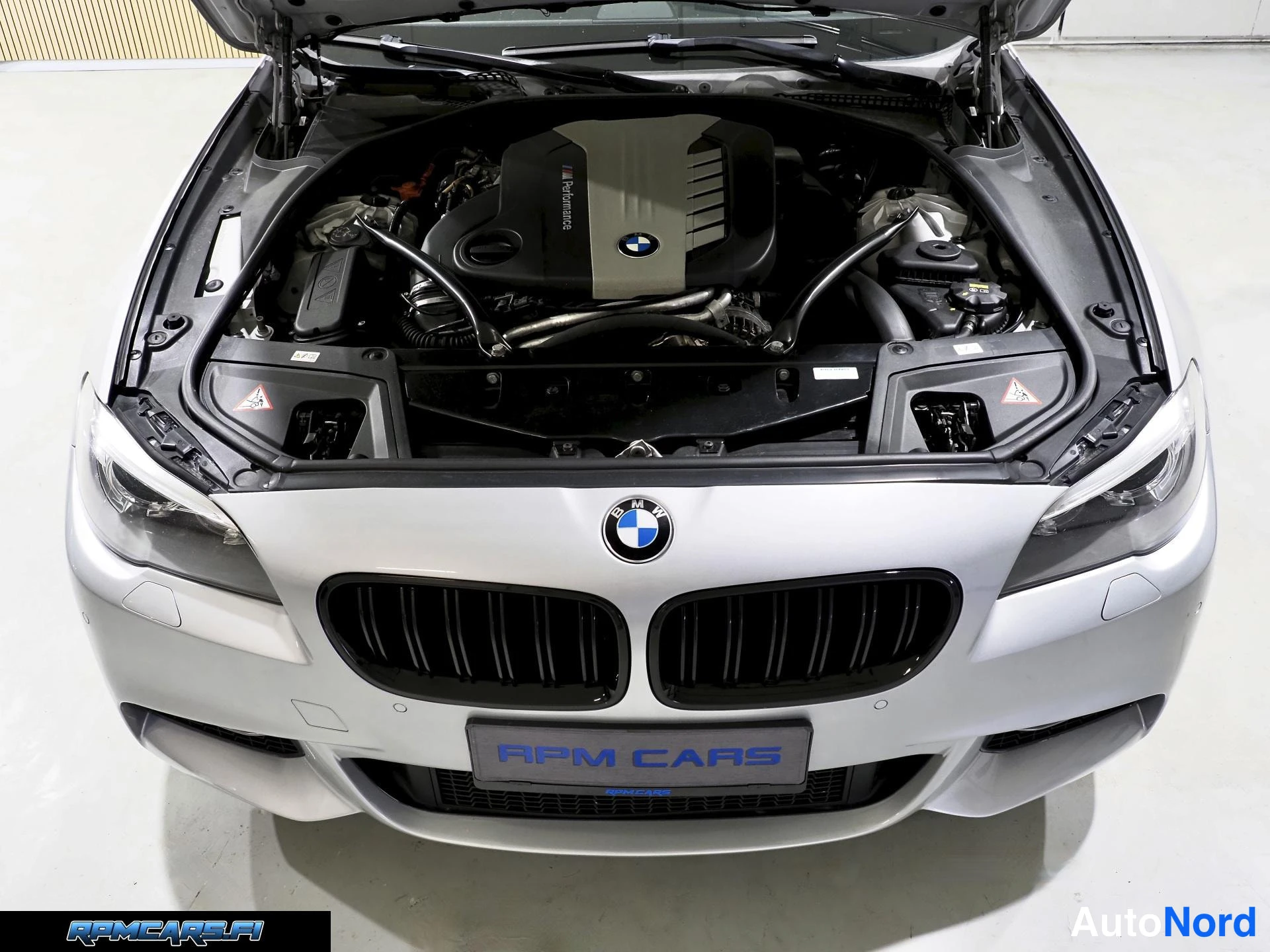 Hopea BMW M550d 2015, edestä, kuva 10