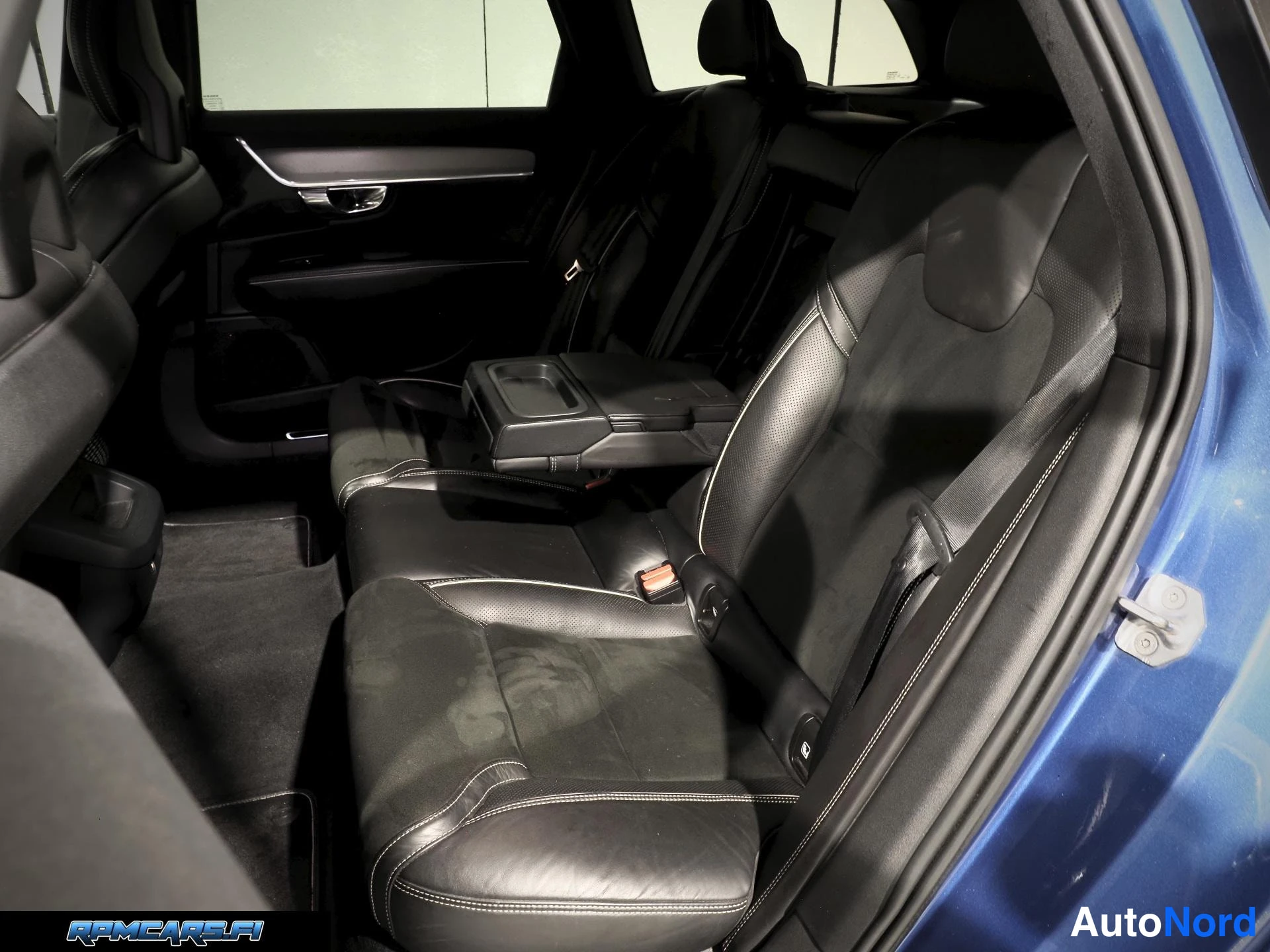 Sininen Volvo V90 2017, kuva 51