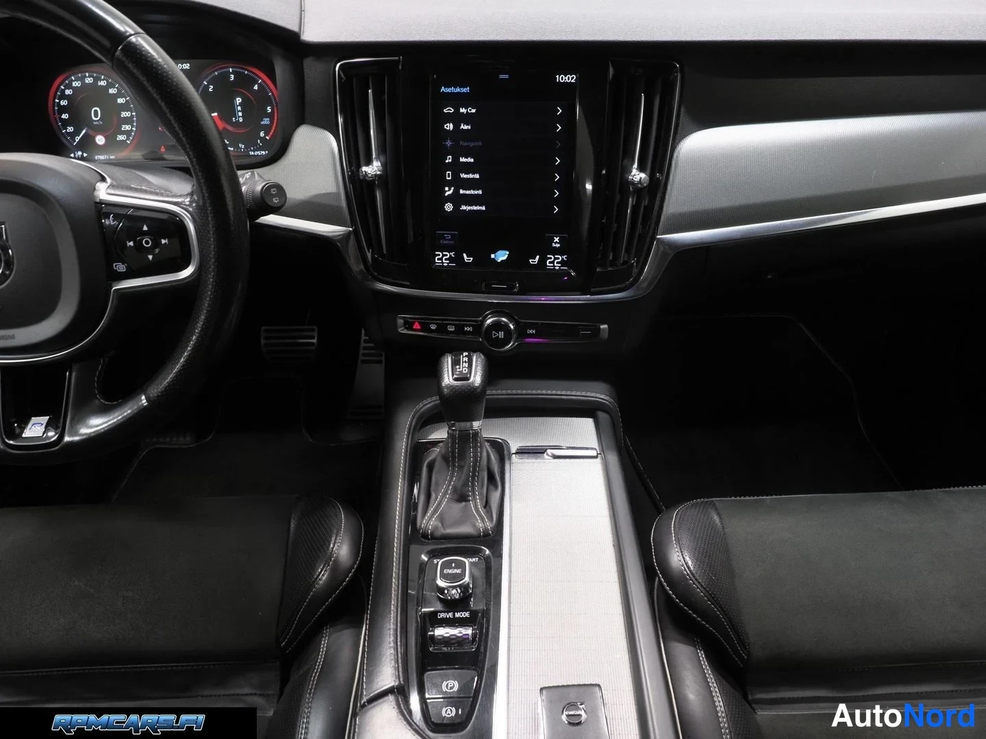 Sininen Volvo V90 2017, edestä, kuva 9