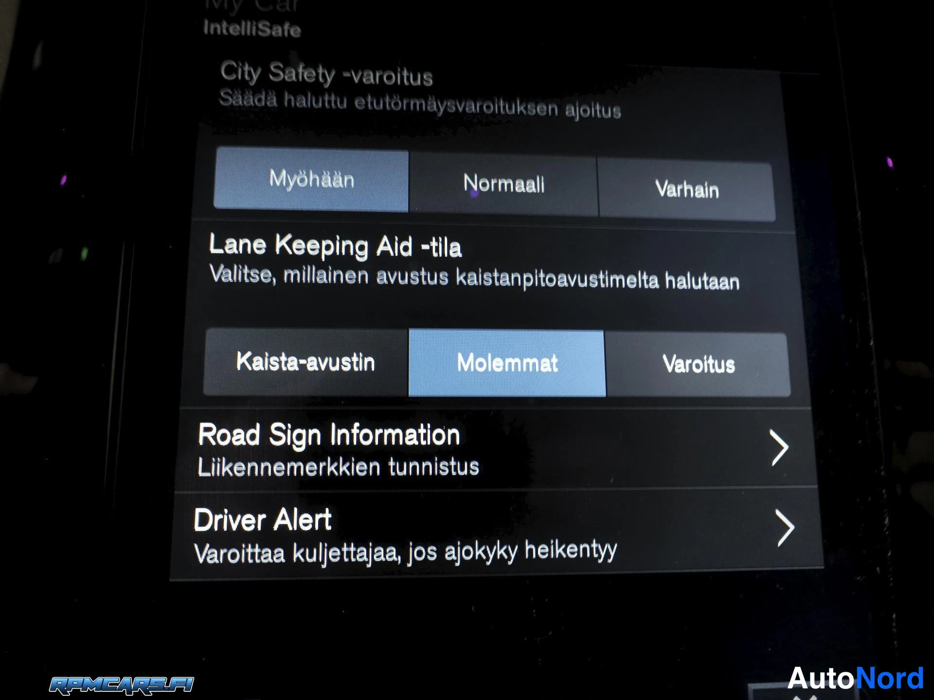 Sininen Volvo V90 2017, kuva 74