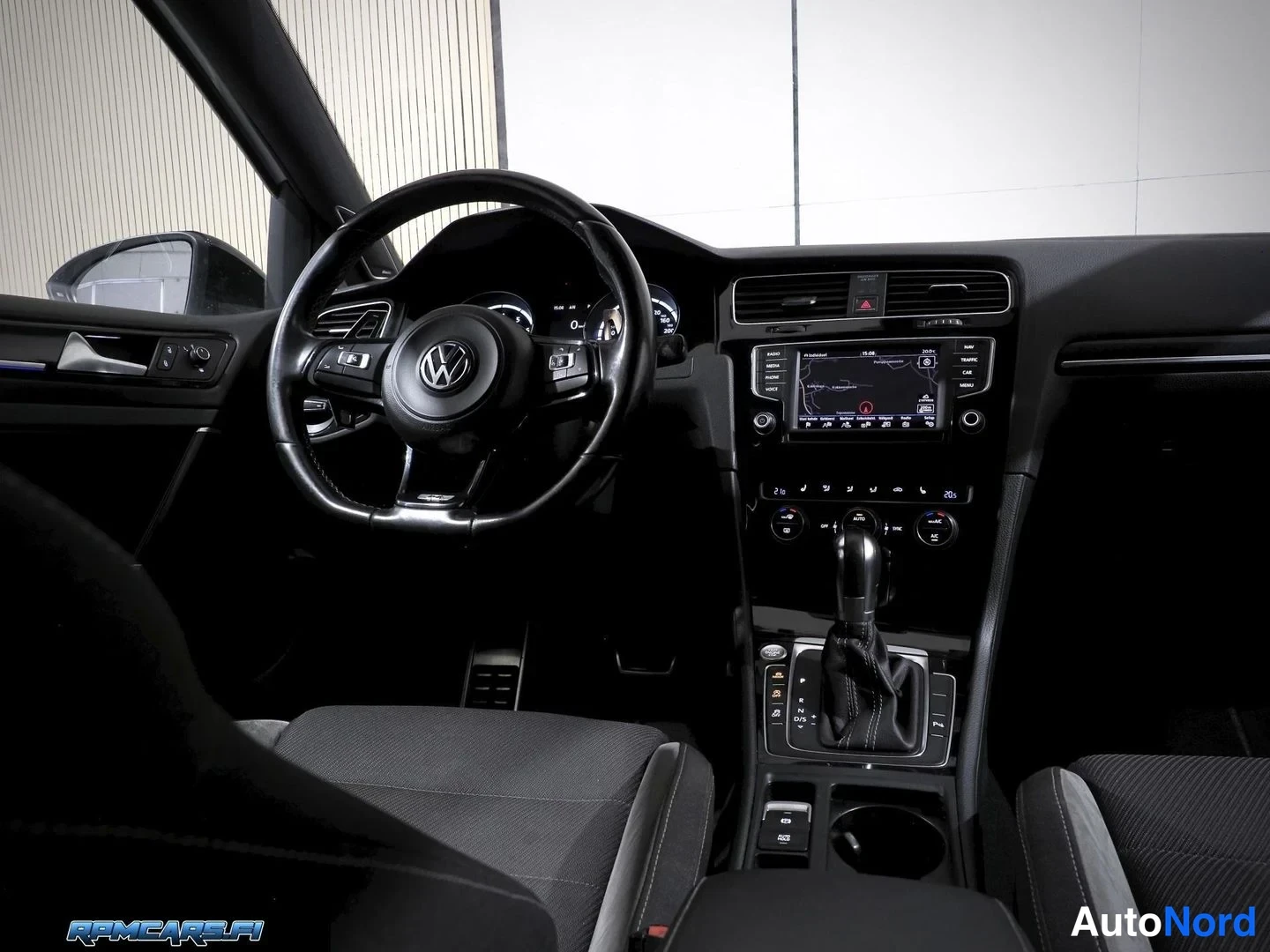 Volkswagen R 2.0 TSI 221kW 4Motion DSG 2015, ulkokuva 27 – Kerava
