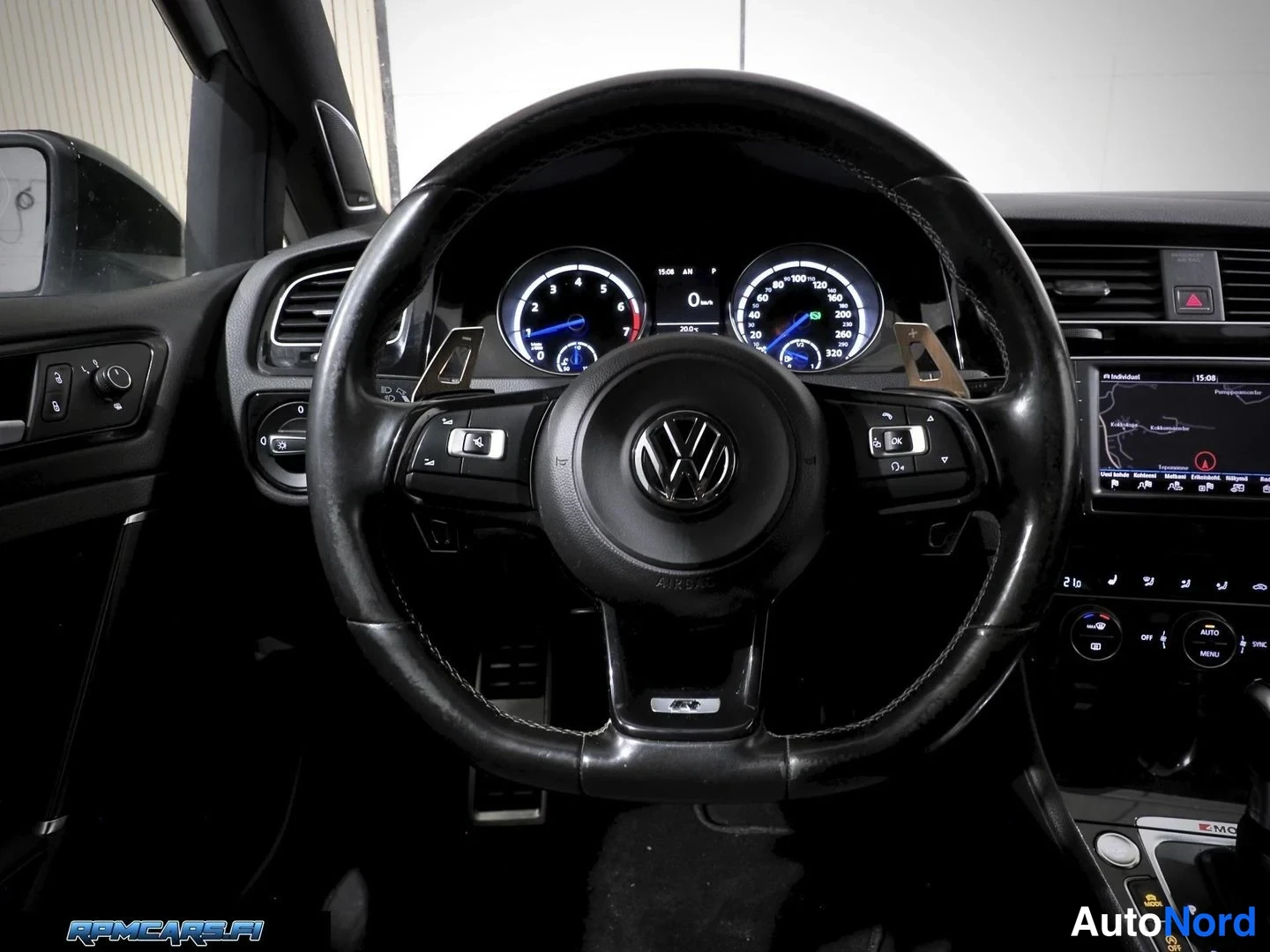 Valkoinen Volkswagen Golf 2015, kuva 79