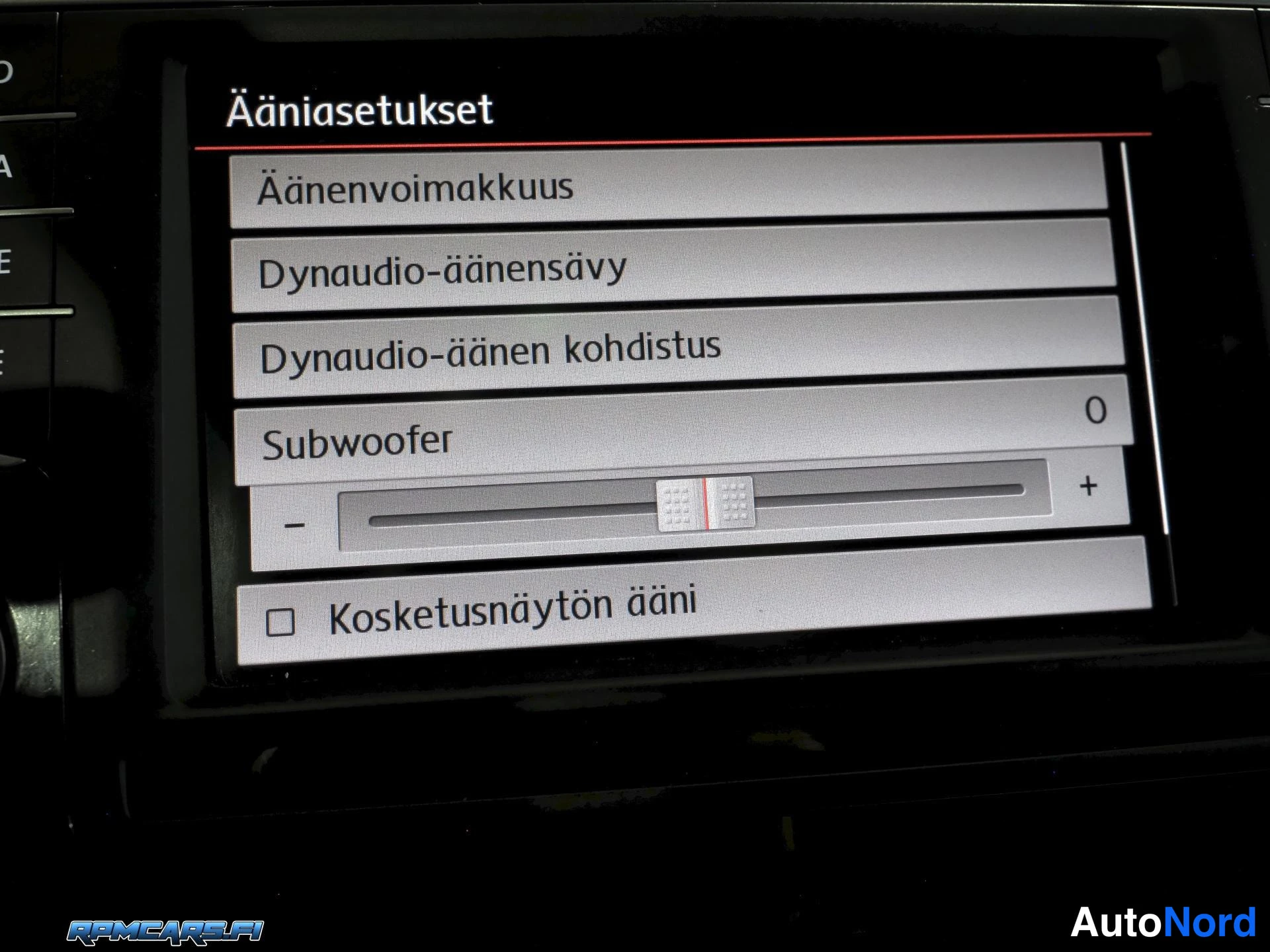 Valkoinen Volkswagen Golf 2015, yksityiskohta, kuva 37