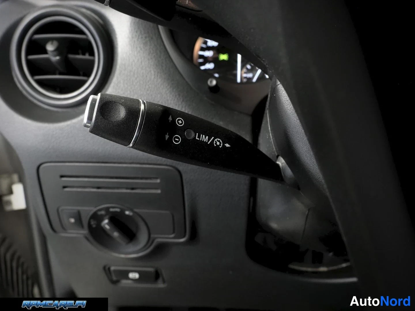 Mercedes-Benz 119 CDI BlueTEC (190 hv) 7G-Tronic Plus 2015, ulkokuva 27 – Kerava
