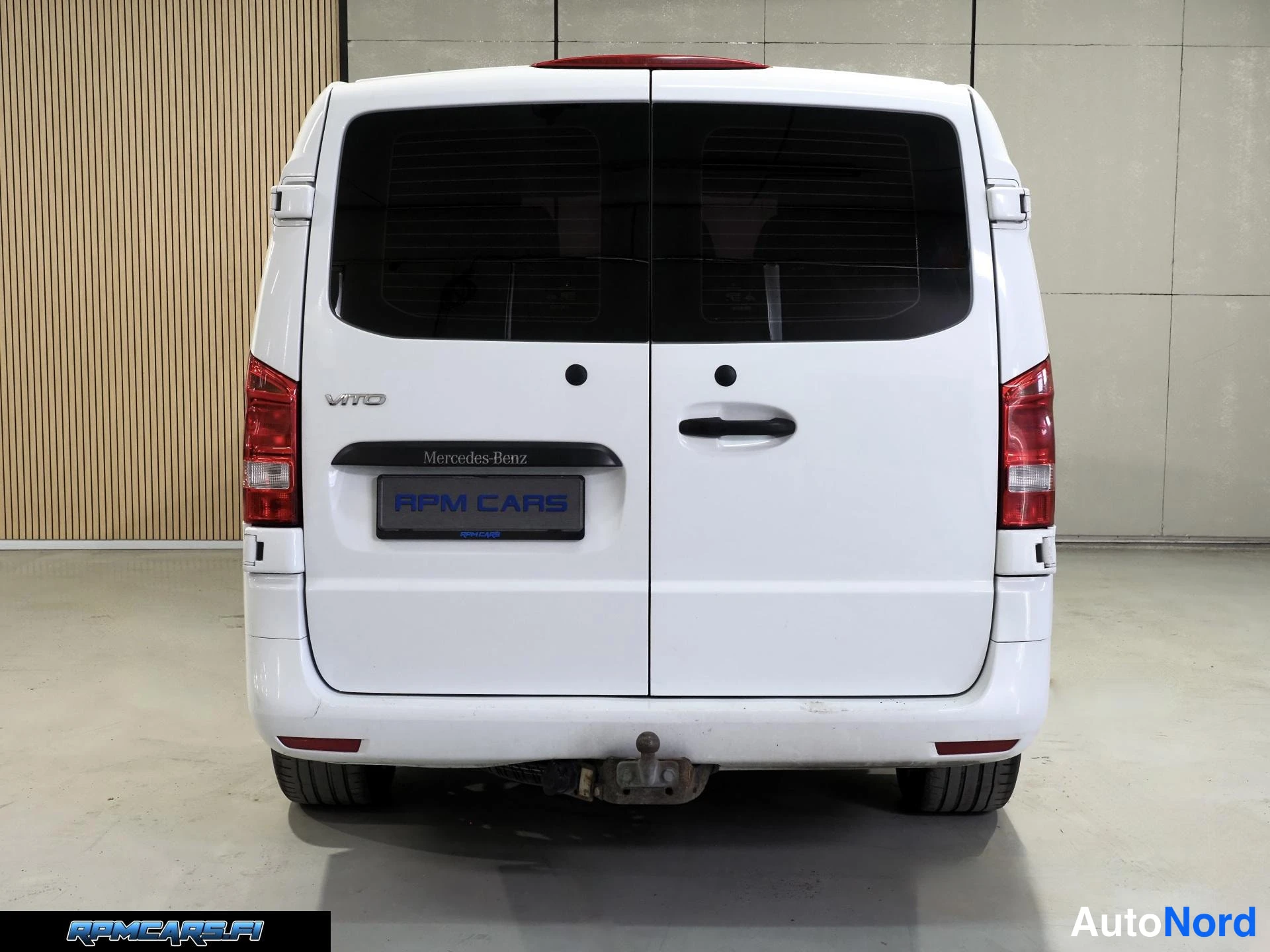 Valkoinen Mercedes-Benz Vito 2015, takaa, kuva 36