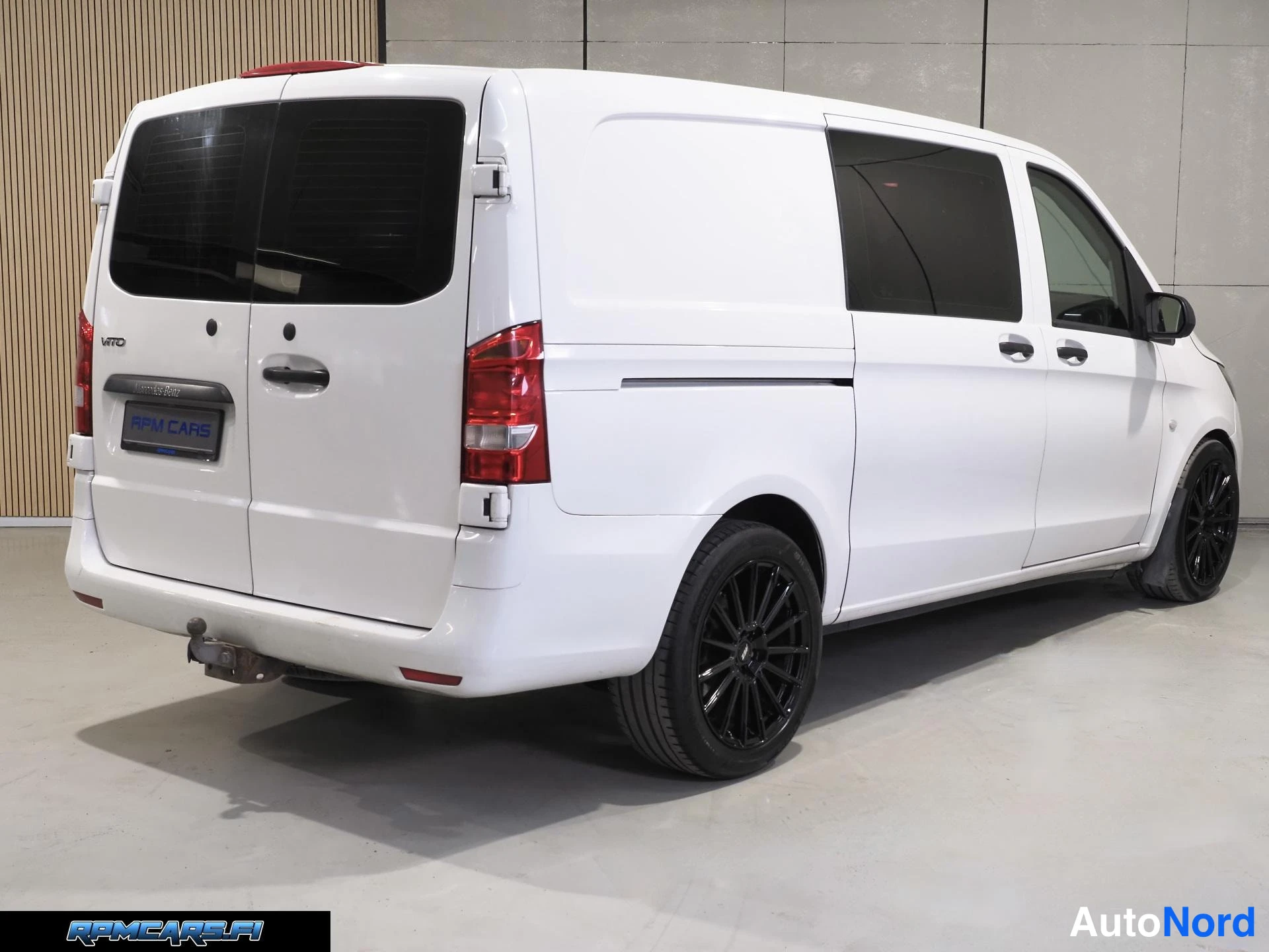 Valkoinen Mercedes-Benz Vito 2015, takaviisto, kuva 22