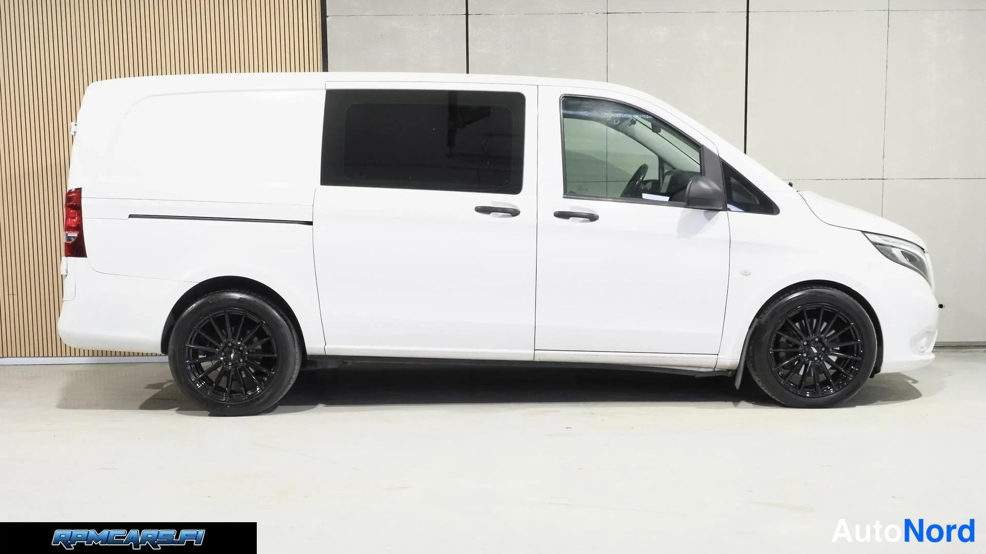 Valkoinen Mercedes-Benz Vito 2015, sivulta, kuva 19