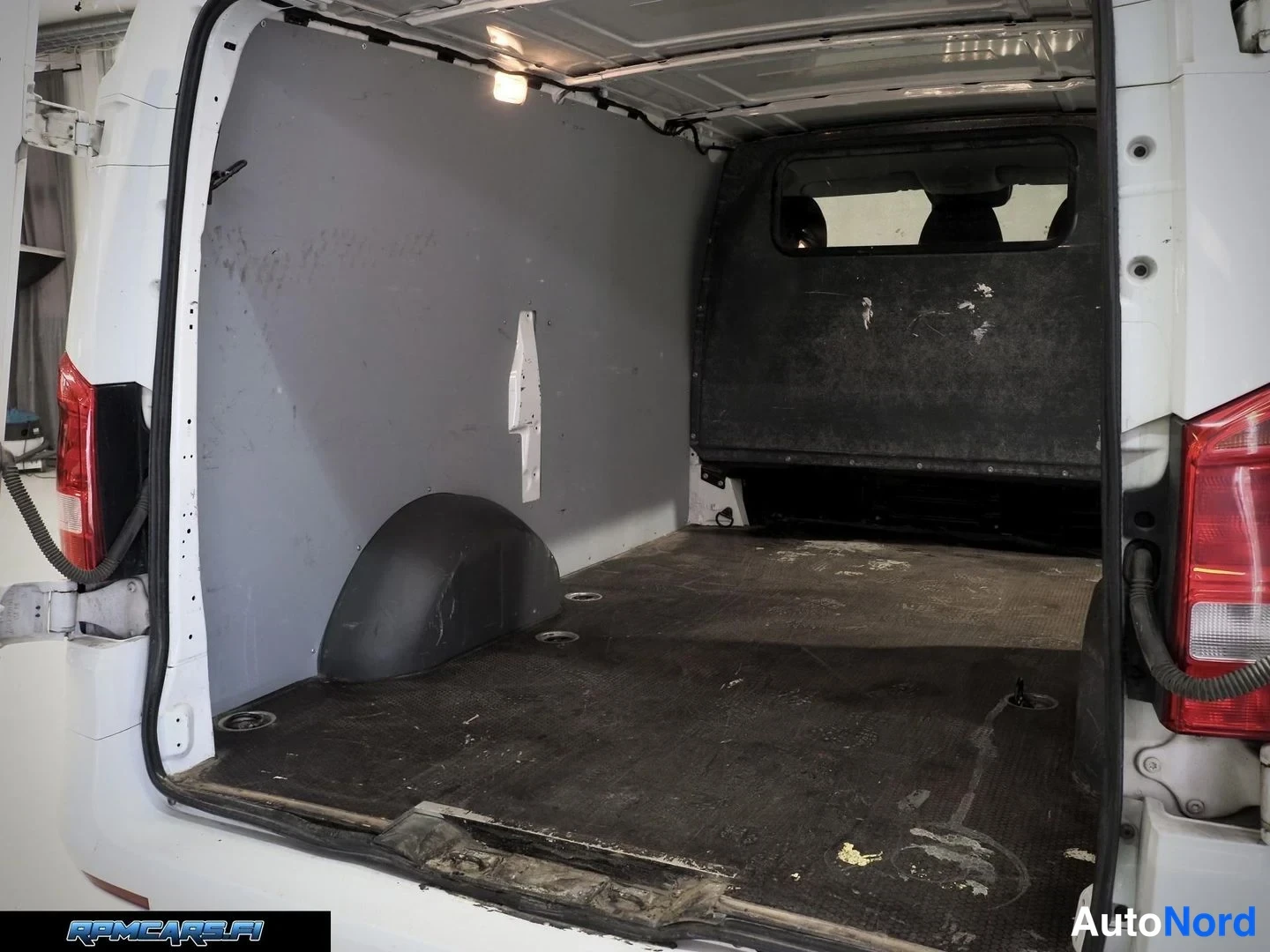 Valkoinen Mercedes-Benz Vito 2015, takaa, kuva 37