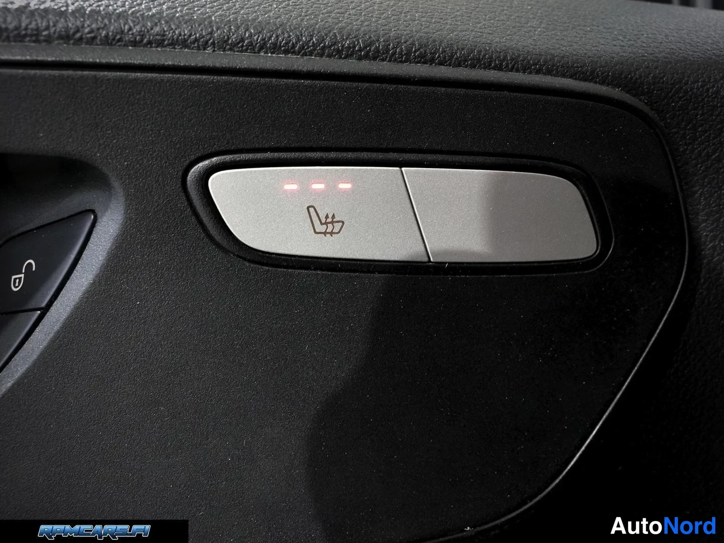 Valkoinen Mercedes-Benz Vito 2015, kuva 67