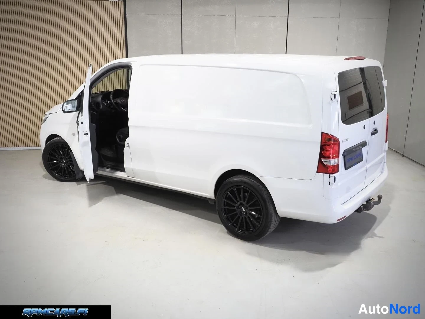 Valkoinen Mercedes-Benz Vito 2015, takaviisto, kuva 29