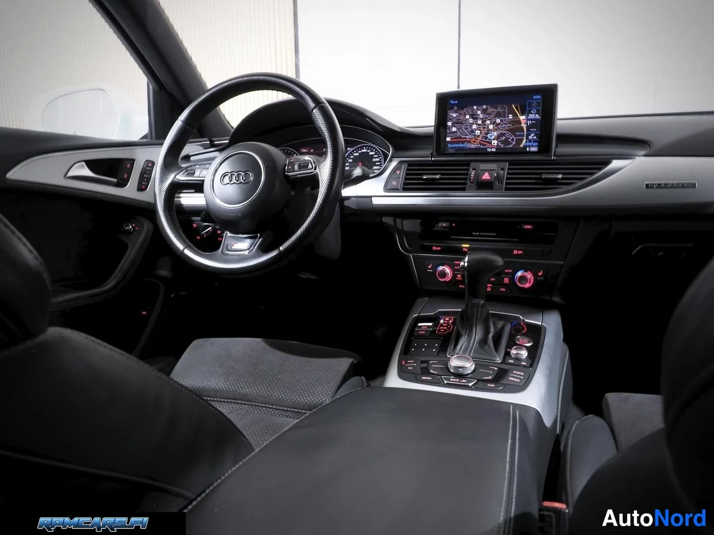Valkoinen Audi A6 2014, ohjaamo, kuva 30