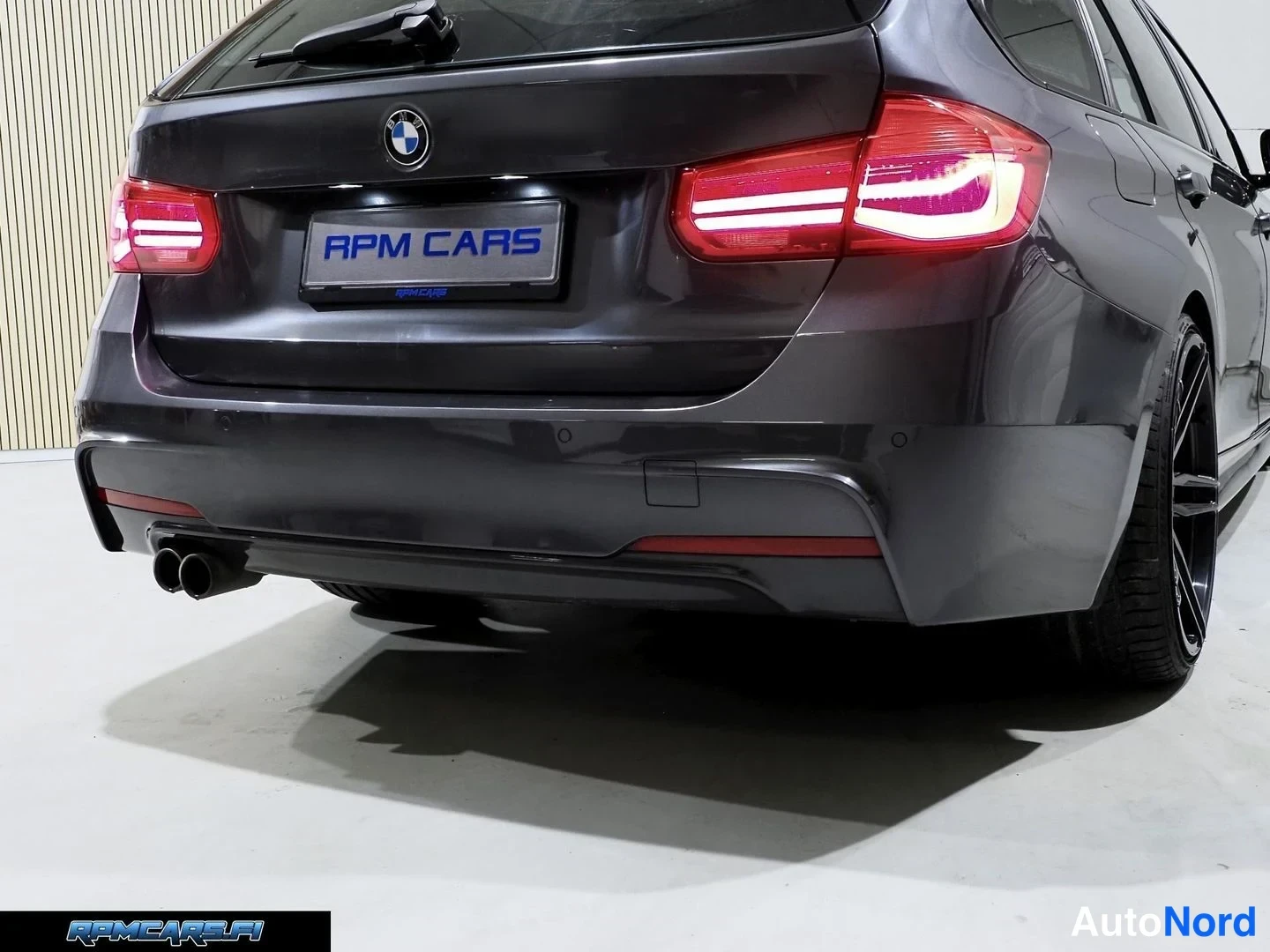 Harmaa BMW 330d 2016, takaviisto, kuva 32