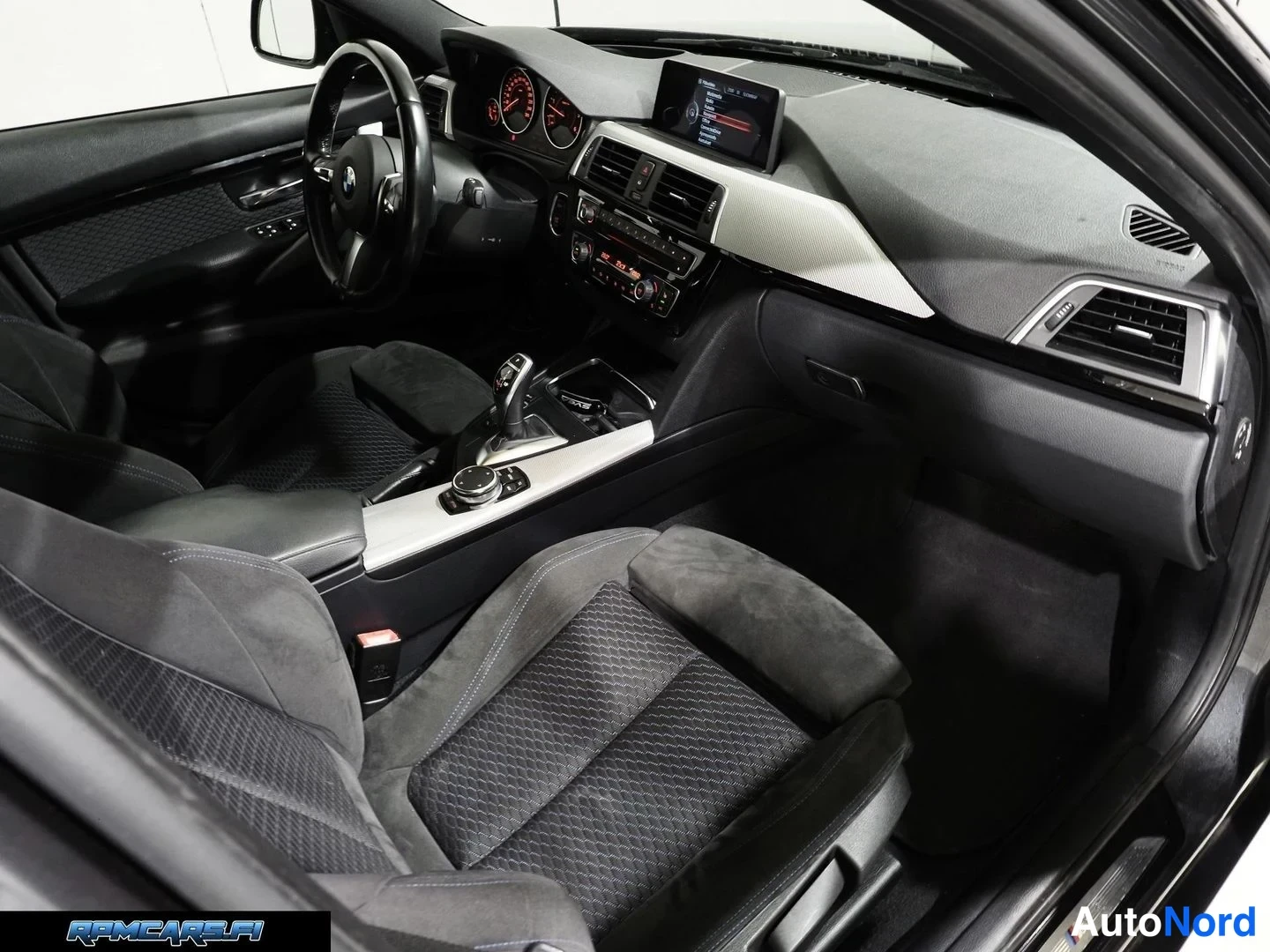 Harmaa BMW 330d 2016, yksityiskohta, kuva 50