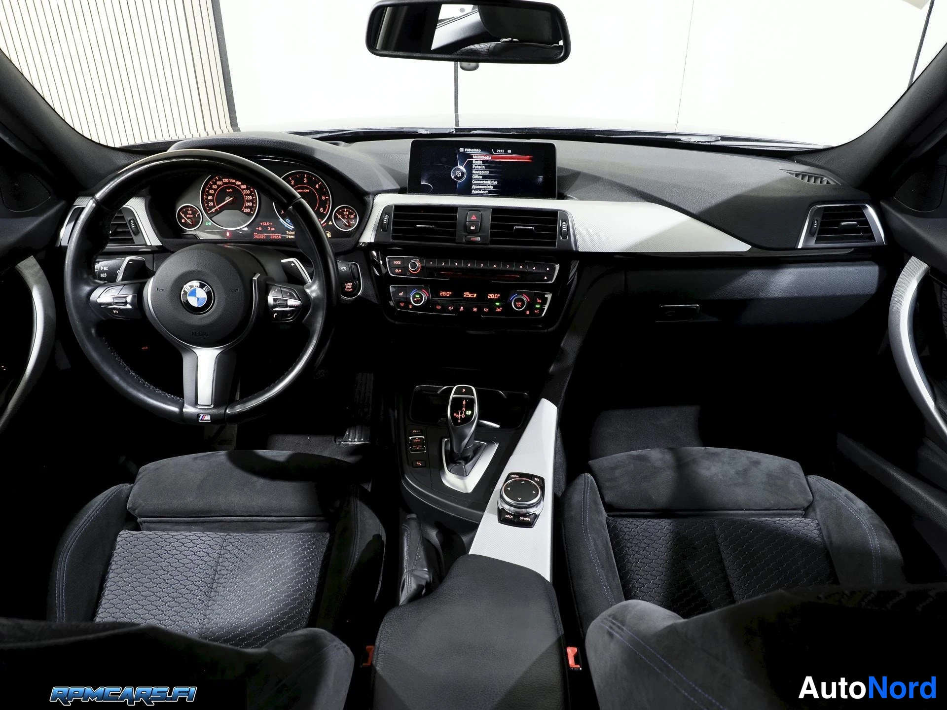 Harmaa BMW 330d 2016, kuva 70