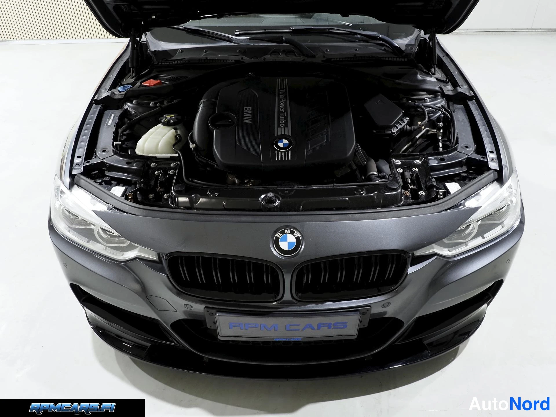 Harmaa BMW 330d 2016, edestä, kuva 19