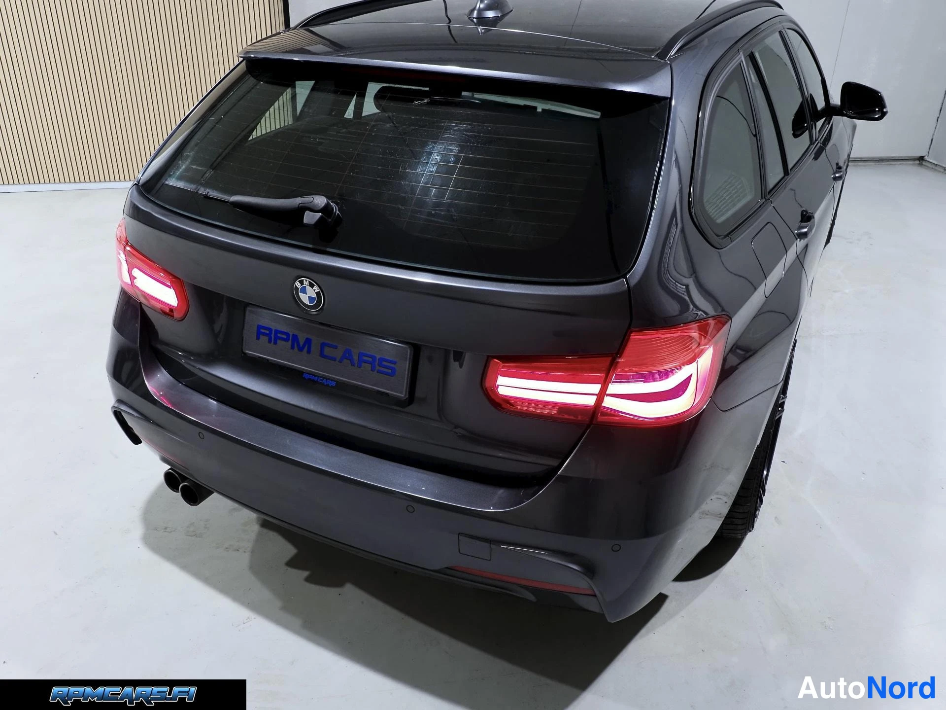 Harmaa BMW 330d 2016, takaviisto, kuva 34