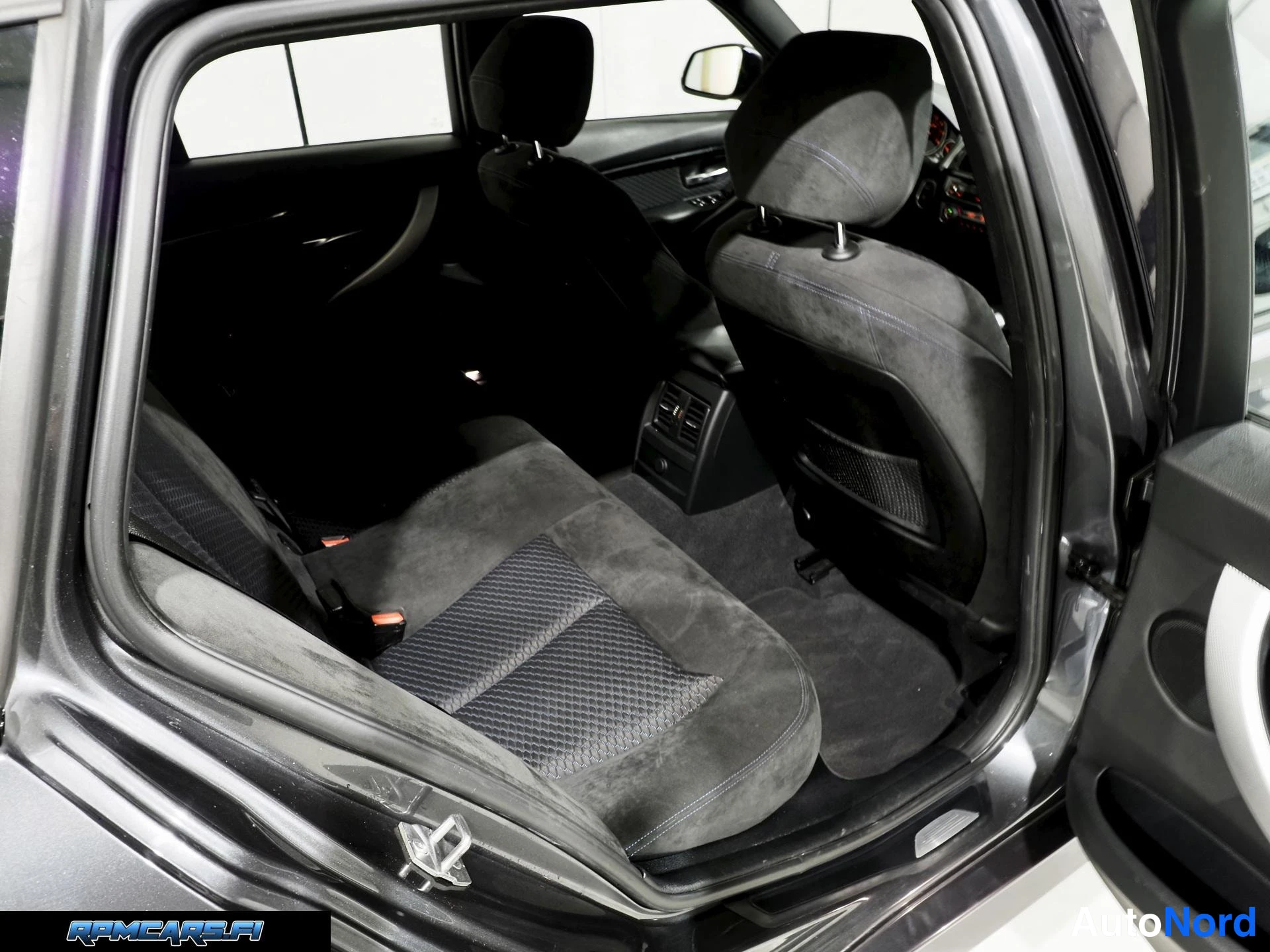 Harmaa BMW 330d 2016, kuva 78