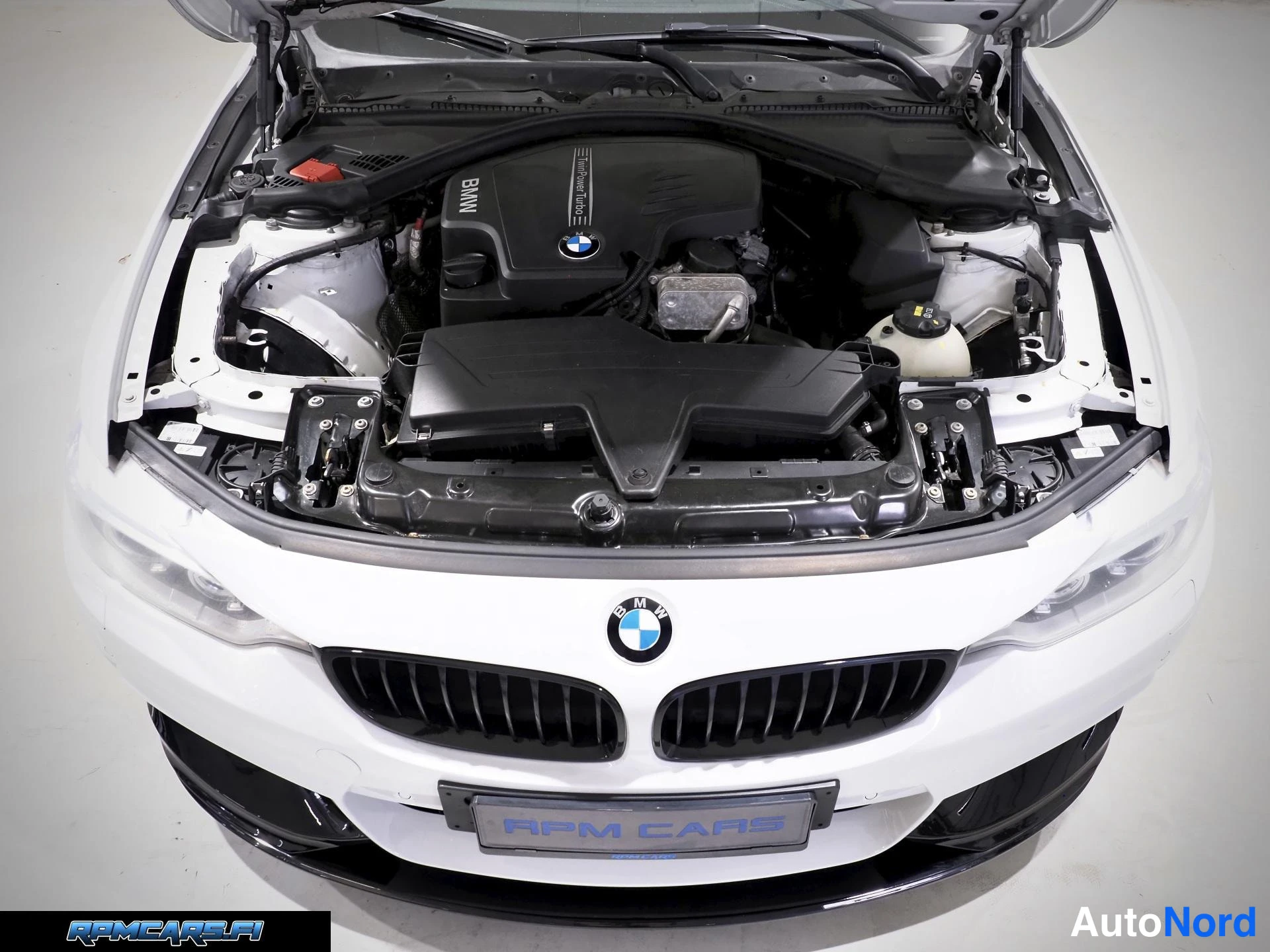 Valkoinen BMW 420i 2014, edestä, kuva 10