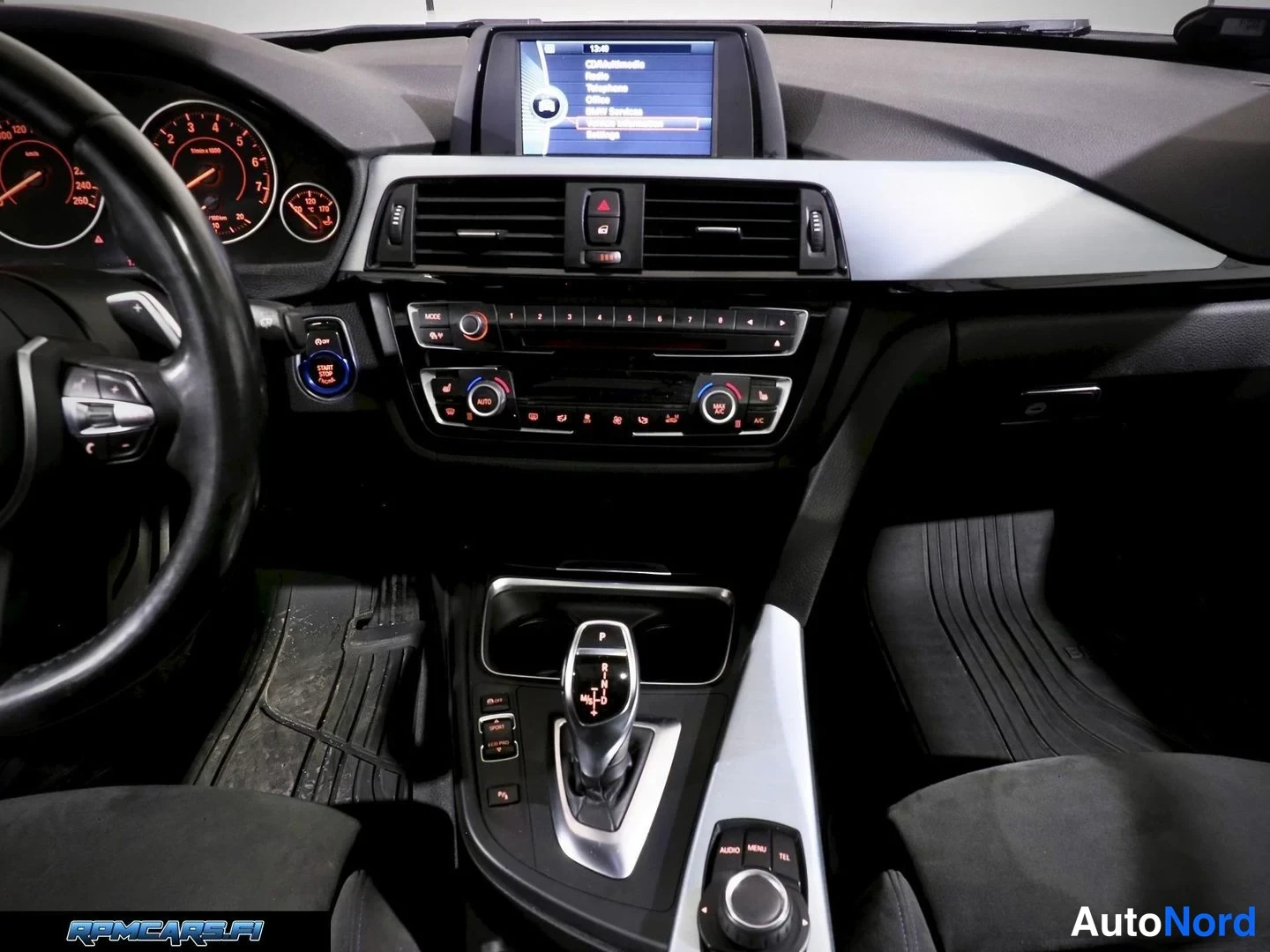 Valkoinen BMW 420i 2014, ohjaamo, kuva 29