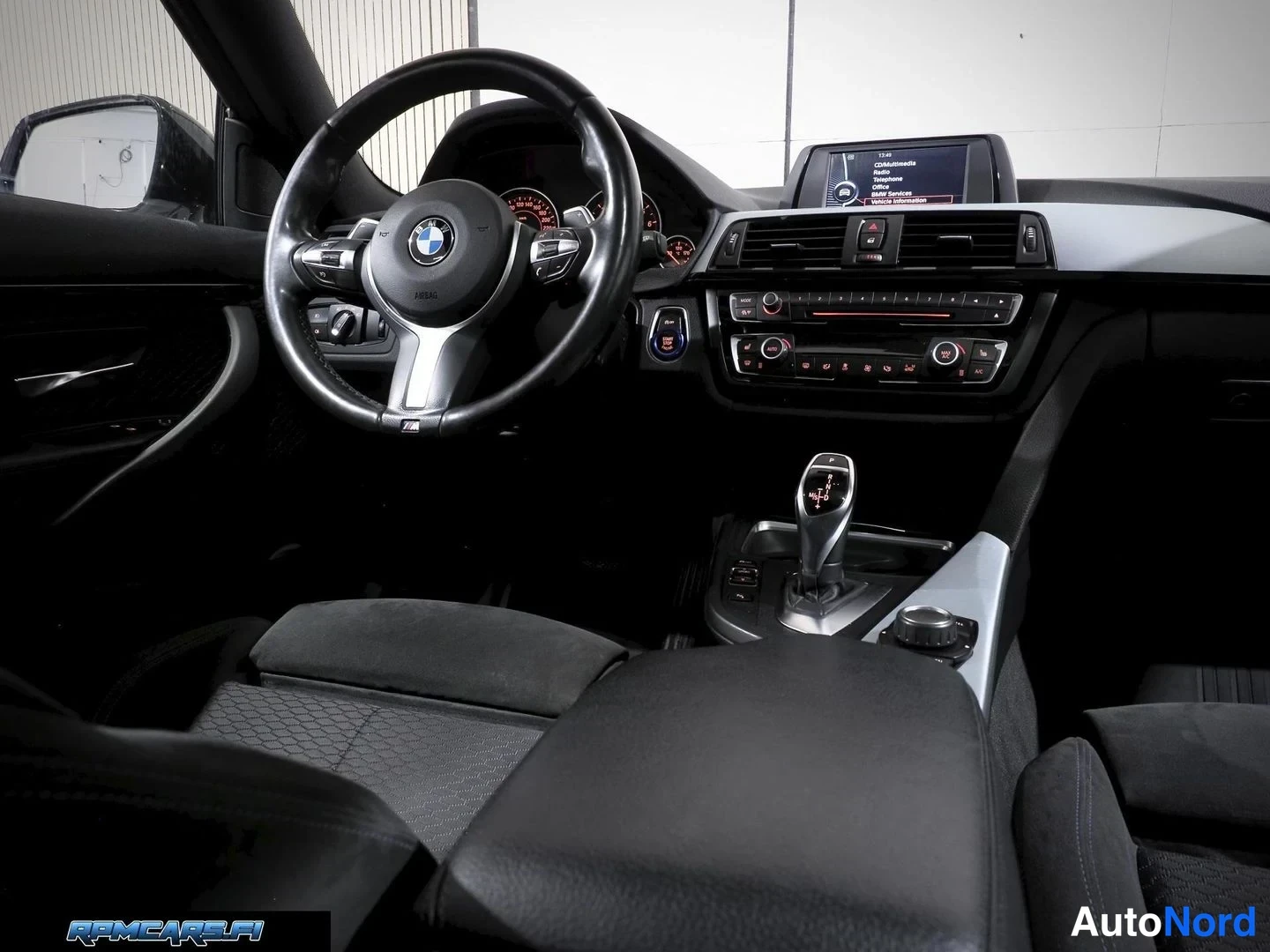 Valkoinen BMW 420i 2014, ohjaamo, kuva 30
