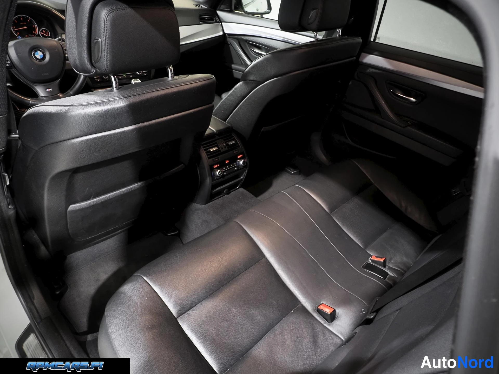 BMW Sport-A xDrive Touring F11 Individual 2013, ulkokuva 12 – Kerava