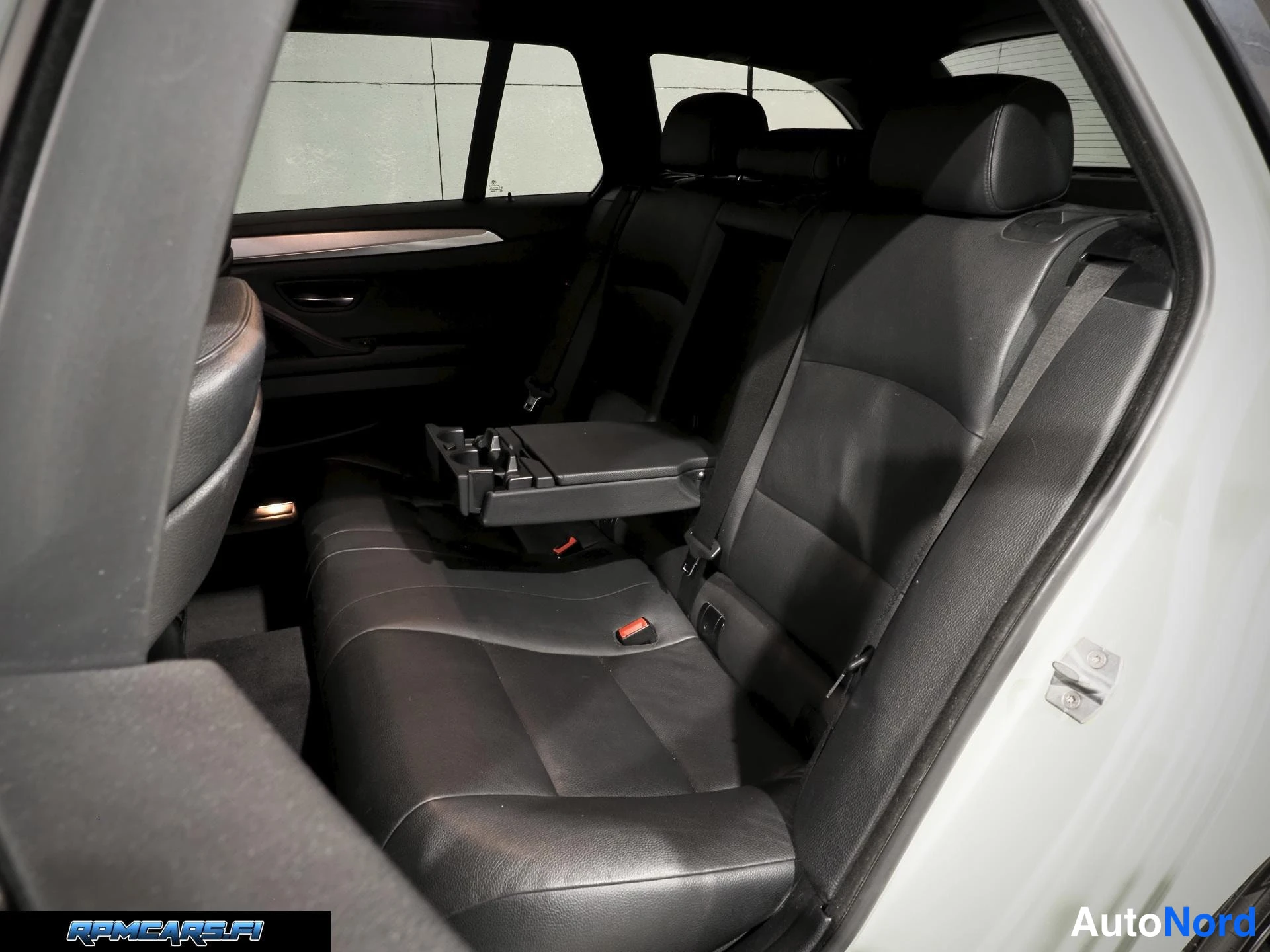 BMW Sport-A xDrive Touring F11 Individual 2013, ulkokuva 17 – Kerava