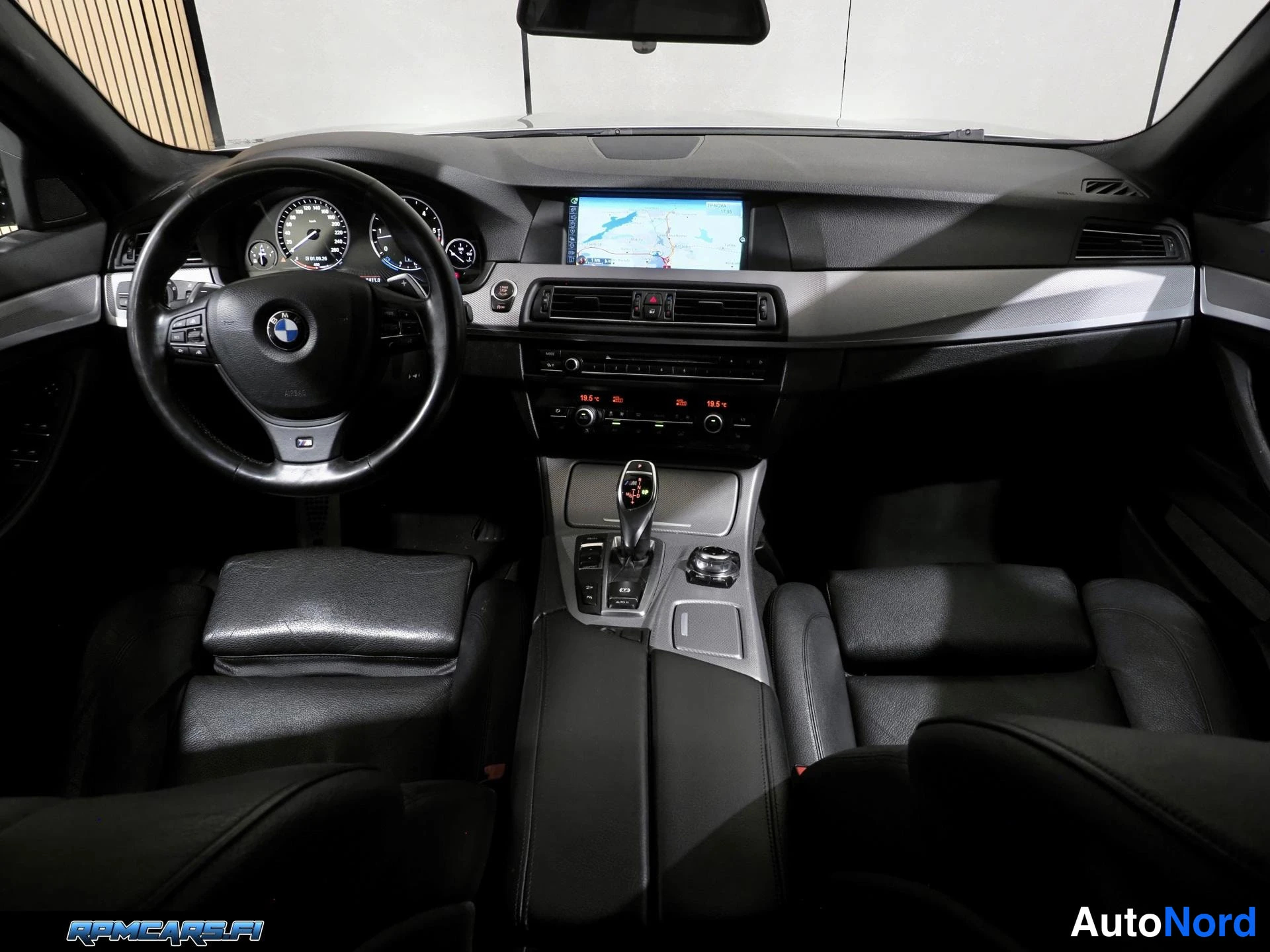 BMW Sport-A xDrive Touring F11 Individual 2013, ulkokuva 19 – Kerava