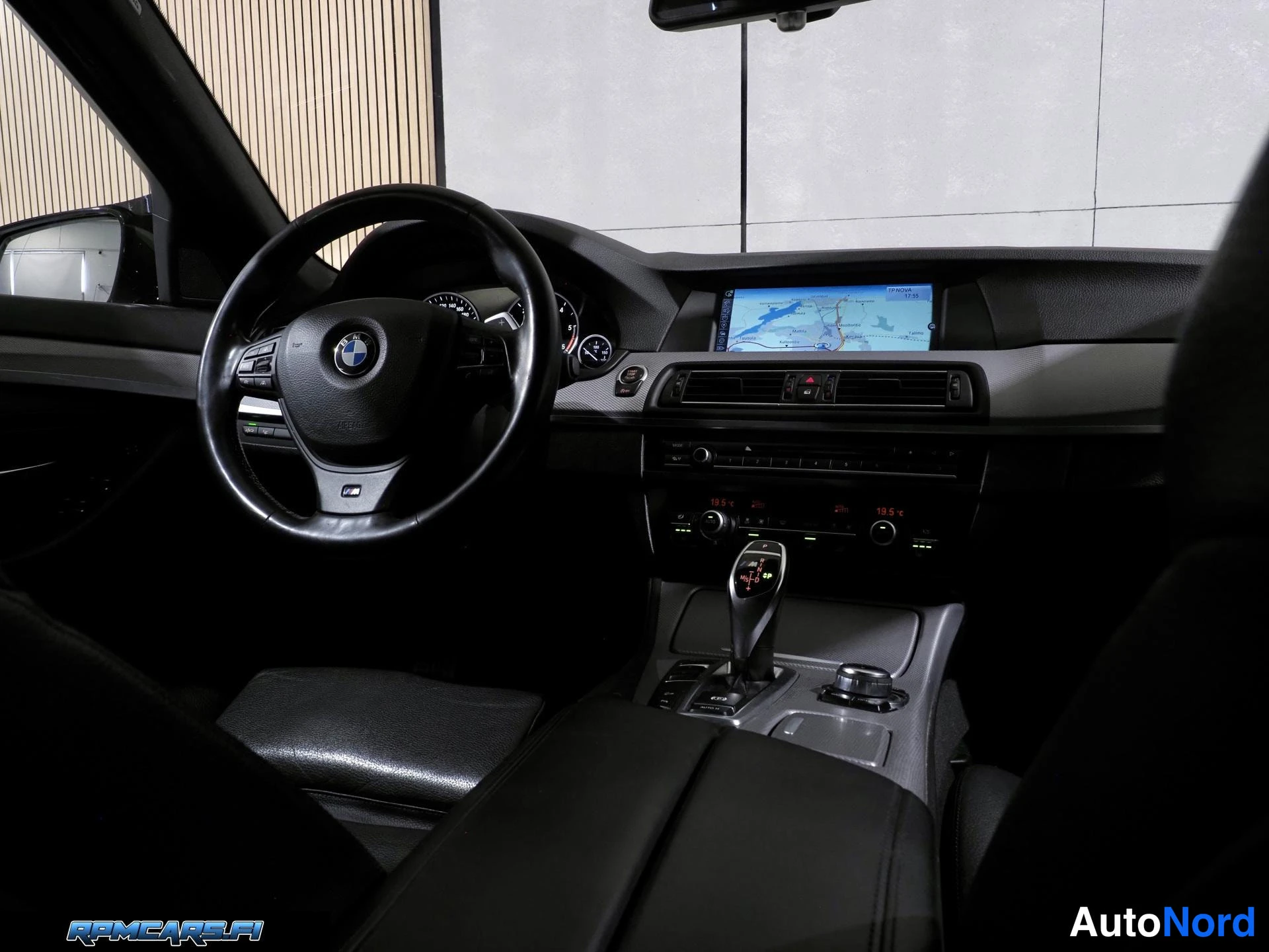 BMW Sport-A xDrive Touring F11 Individual 2013, ulkokuva 26 – Kerava