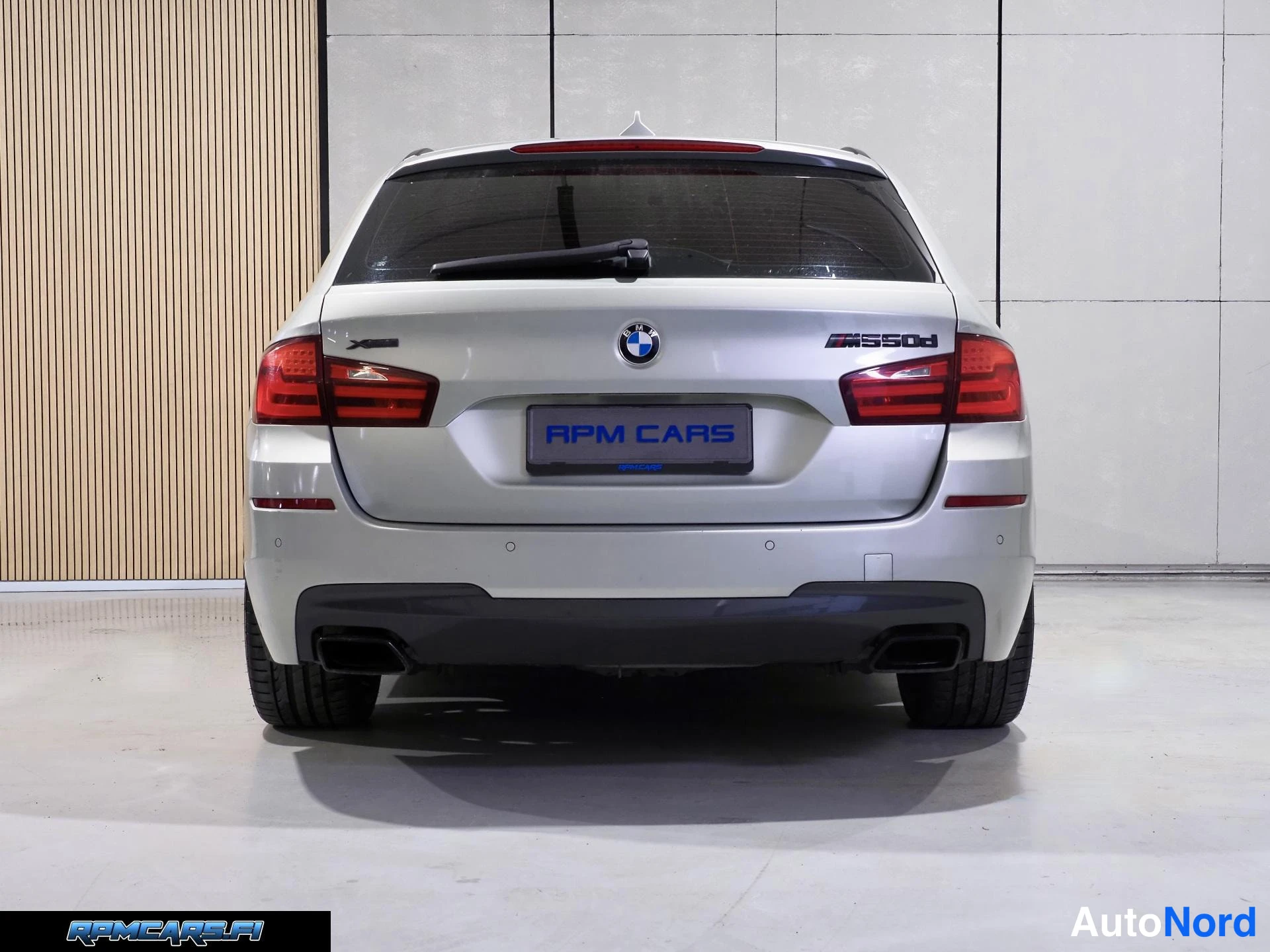 BMW Sport-A xDrive Touring F11 Individual 2013, ulkokuva 4 – Kerava