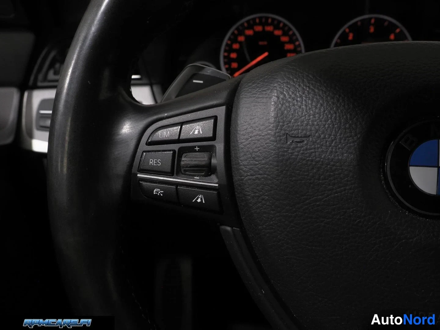 Hopea BMW M550d 2013, yksityiskohta, kuva 47