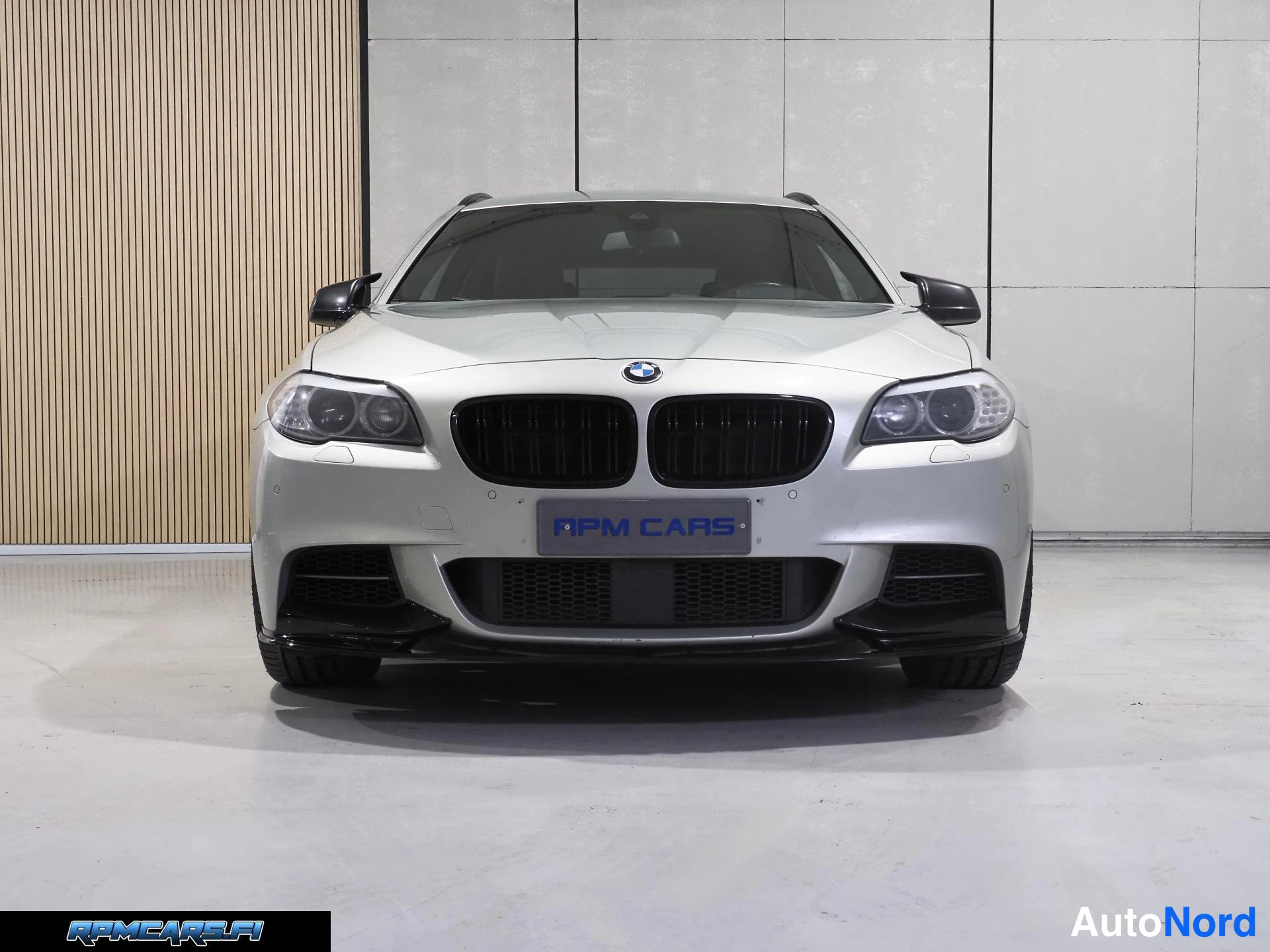 BMW Sport-A xDrive Touring F11 Individual 2013, ulkokuva 8 – Kerava