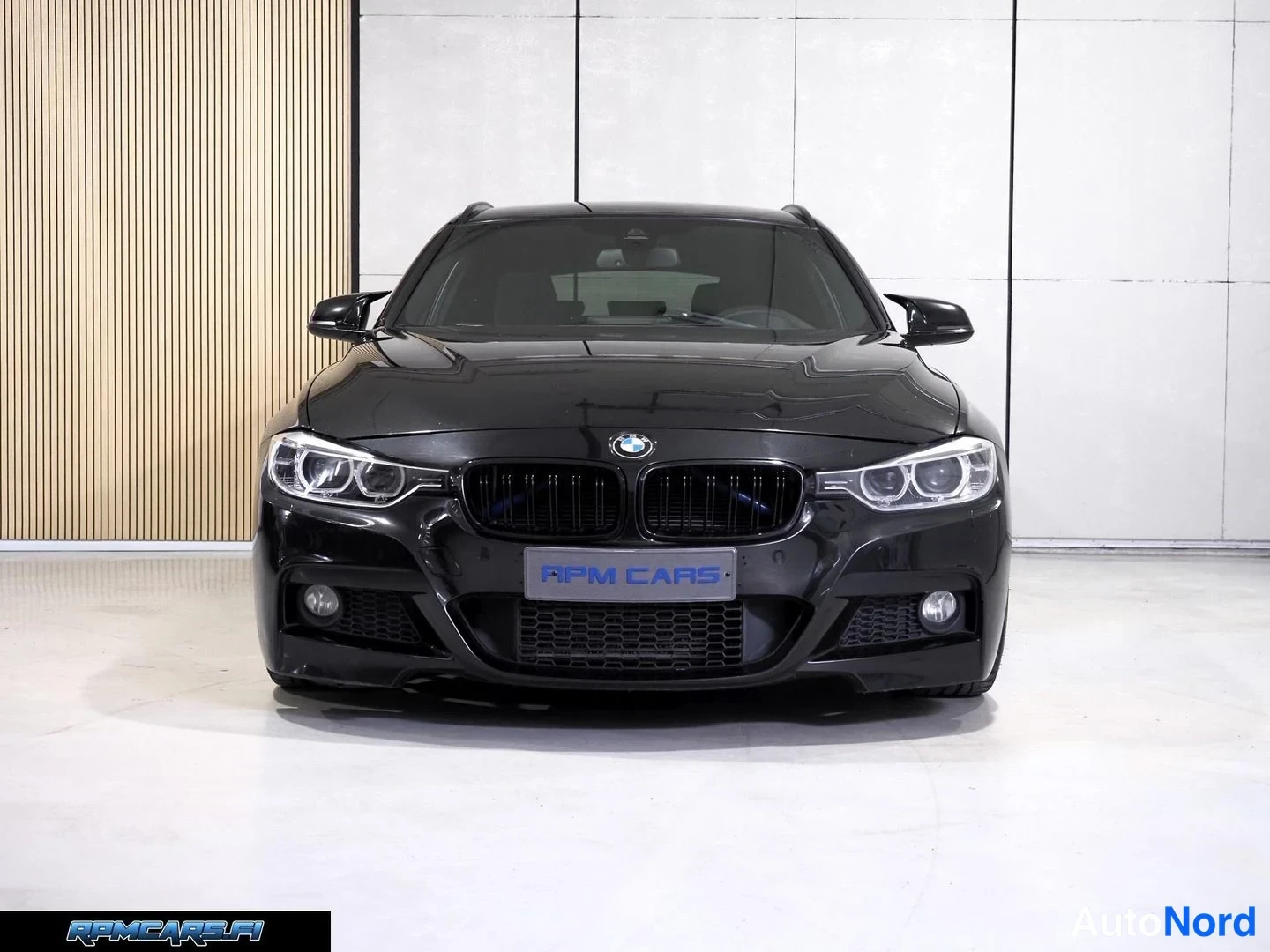 Musta BMW 330d 2013, edestä, kuva 7