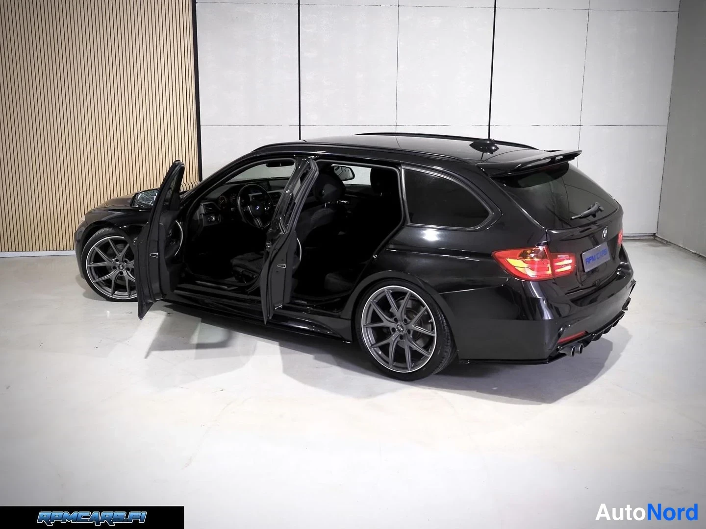 Musta BMW 330d 2013, takaviisto, kuva 22