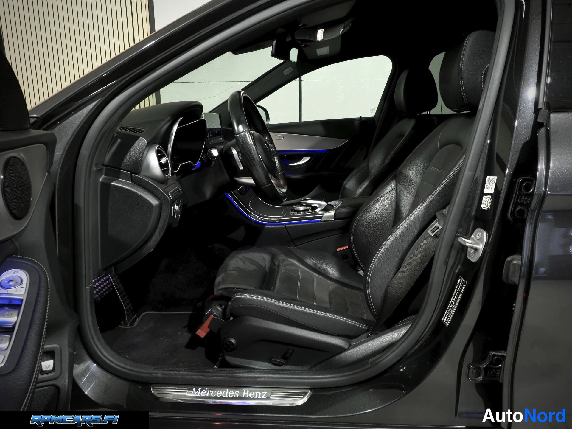 Mercedes-Benz 300e T A EQ Power AMG Line Night 2020, ulkokuva 13 – Kerava