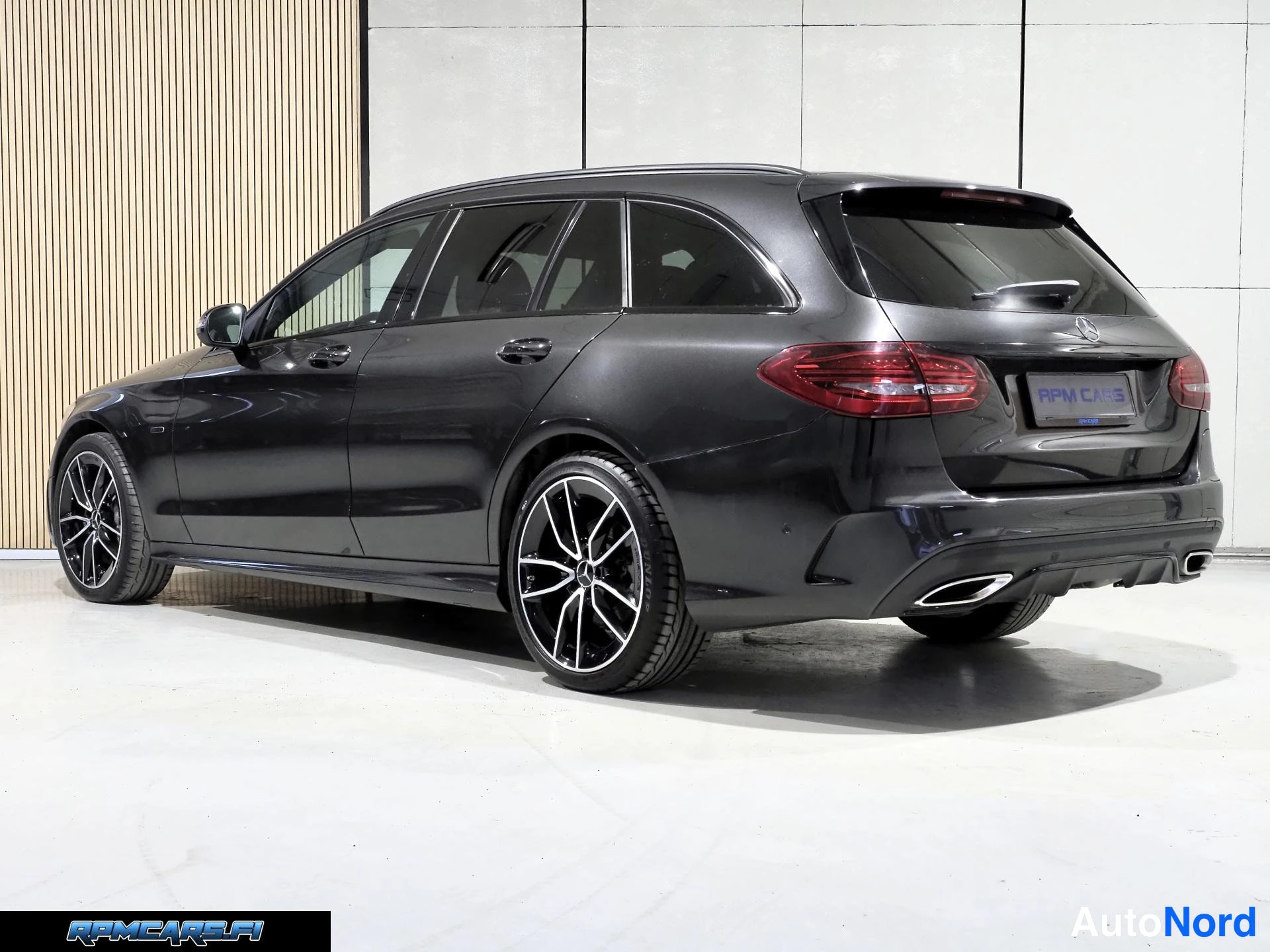 Mercedes-Benz 300e T A EQ Power AMG Line Night 2020, ulkokuva 3 – Kerava