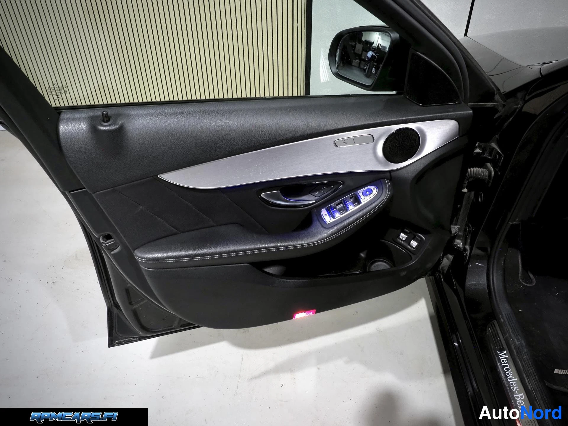 Mercedes-Benz 300e T A EQ Power AMG Line Night 2020, ulkokuva 26 – Kerava
