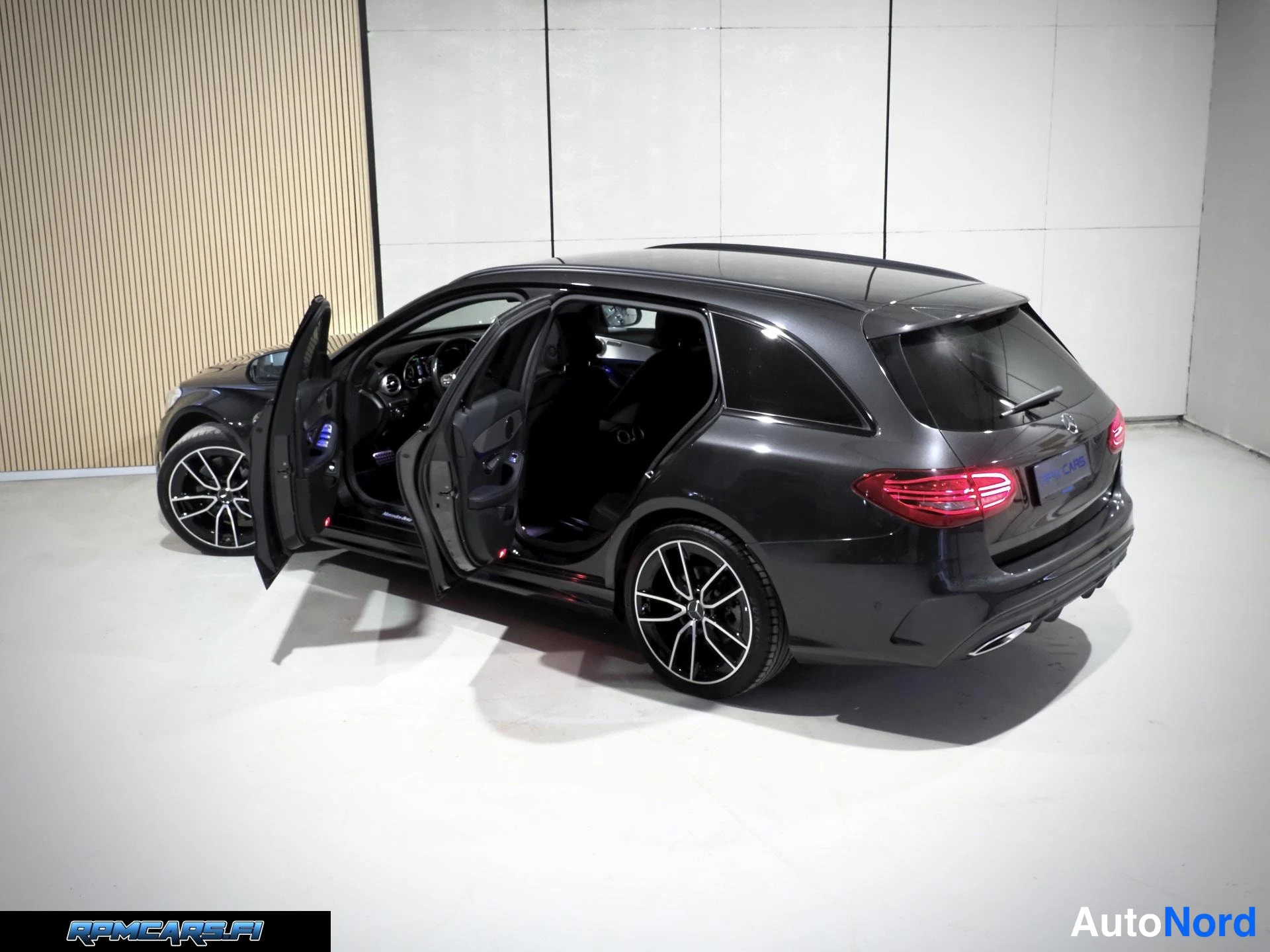Mercedes-Benz 300e T A EQ Power AMG Line Night 2020, ulkokuva 9 – Kerava