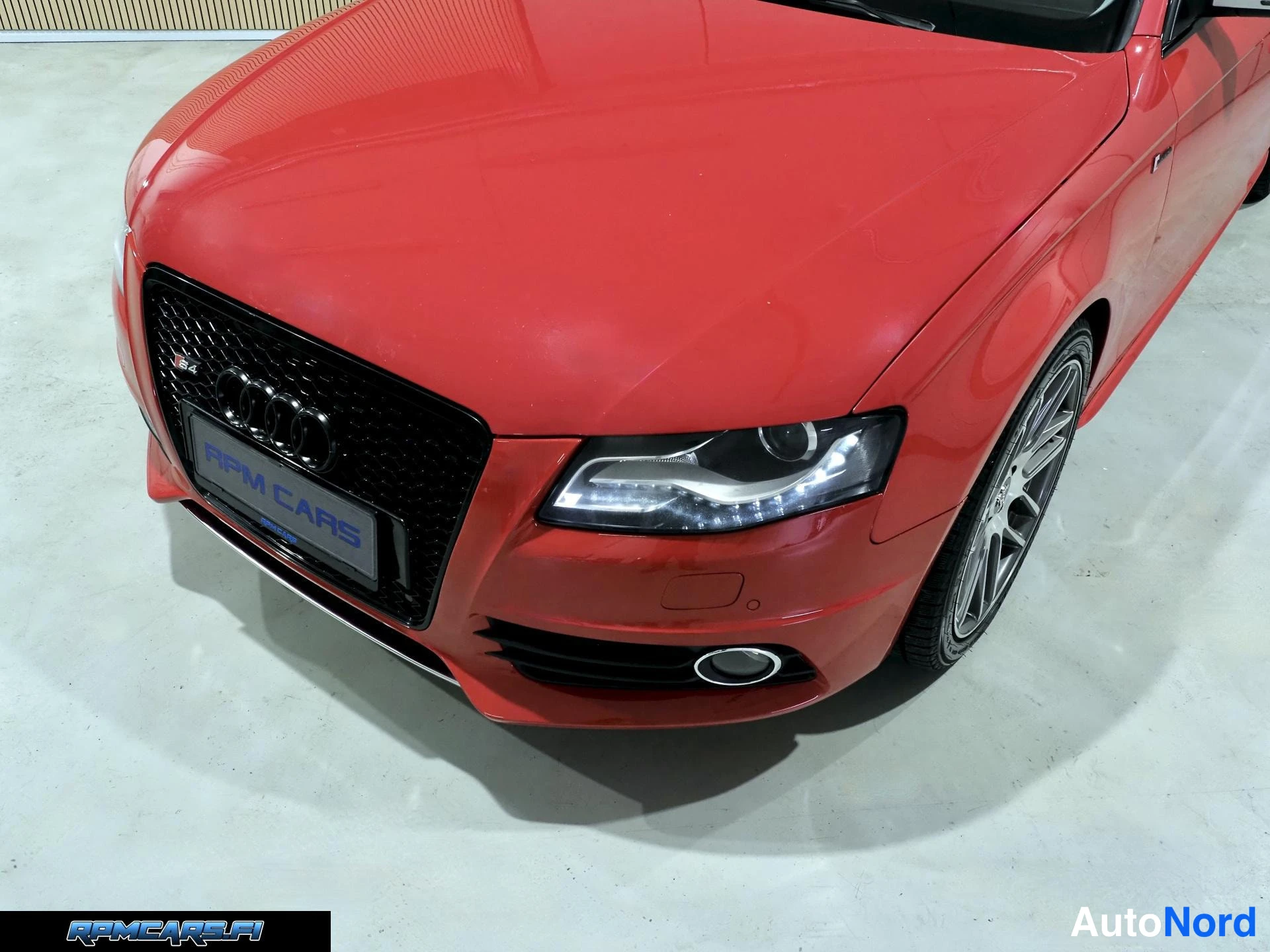 Punainen Audi S4 2009, etuviisto, keula vasemmalle, kuva 9