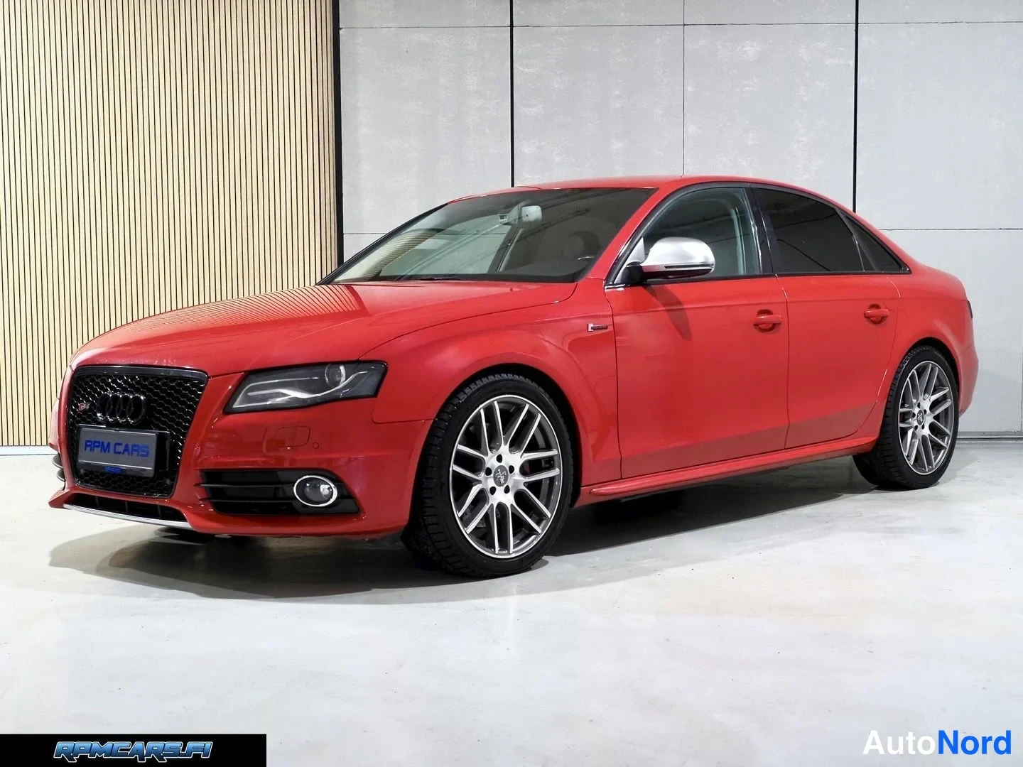 Punainen Audi S4 2009, etuviisto, keula vasemmalle, kuva 3
